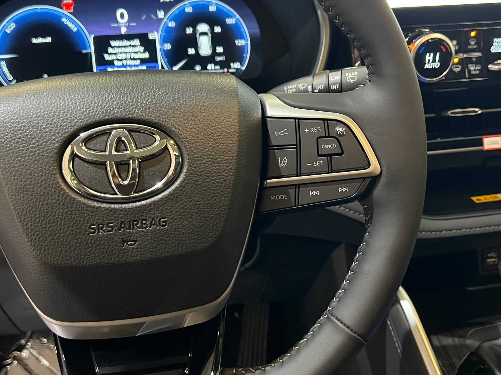 Thumbnail: 2025 Toyota Highlander - 21