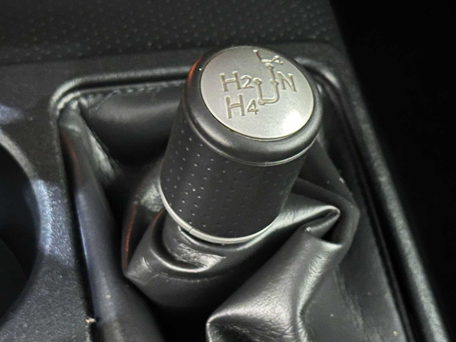 Thumbnail: 2014 Toyota FJ Cruiser - 17