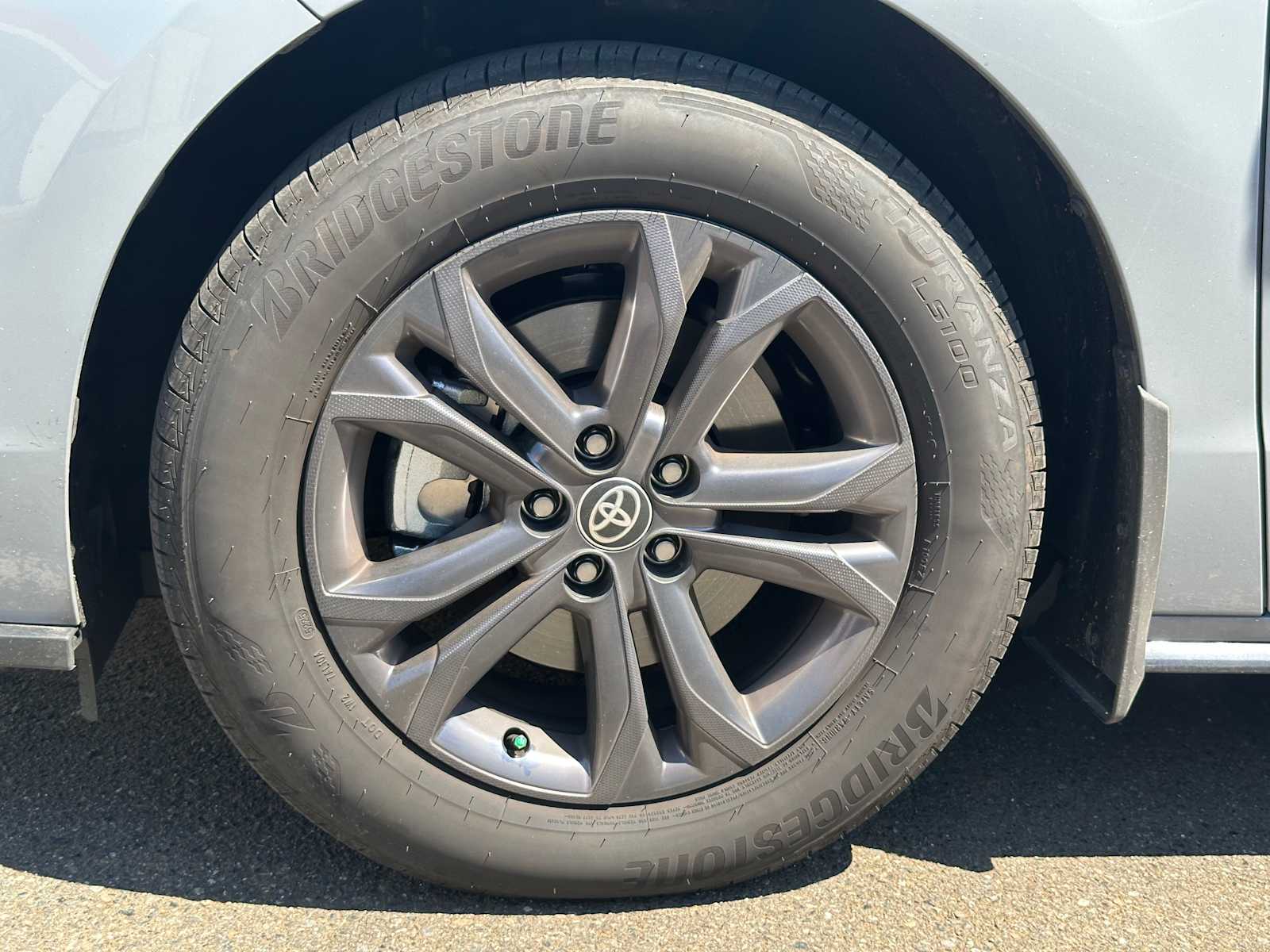 Thumbnail: 2026 Toyota Sienna - 4