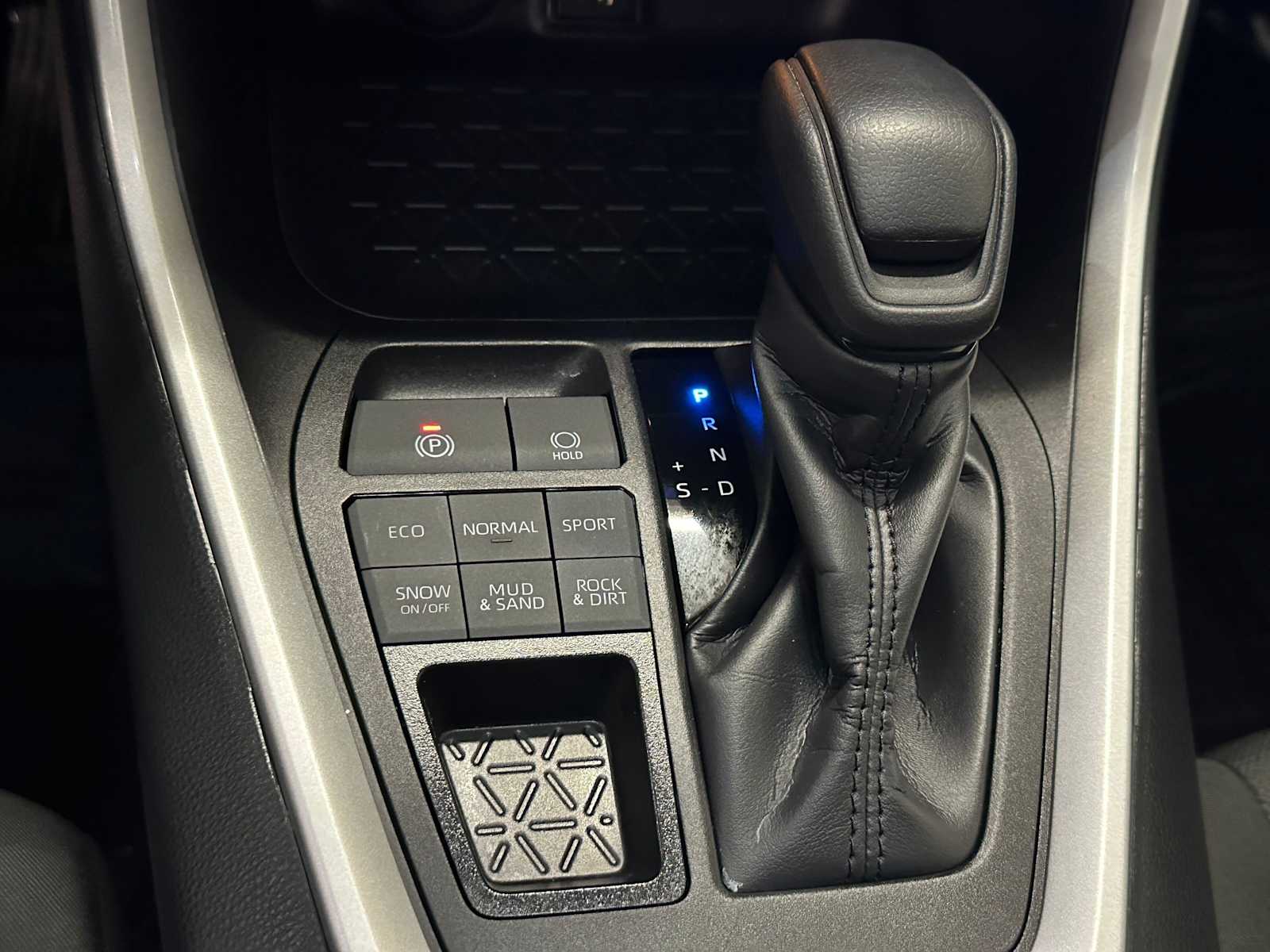 Thumbnail: 2024 Toyota RAV4 - 17