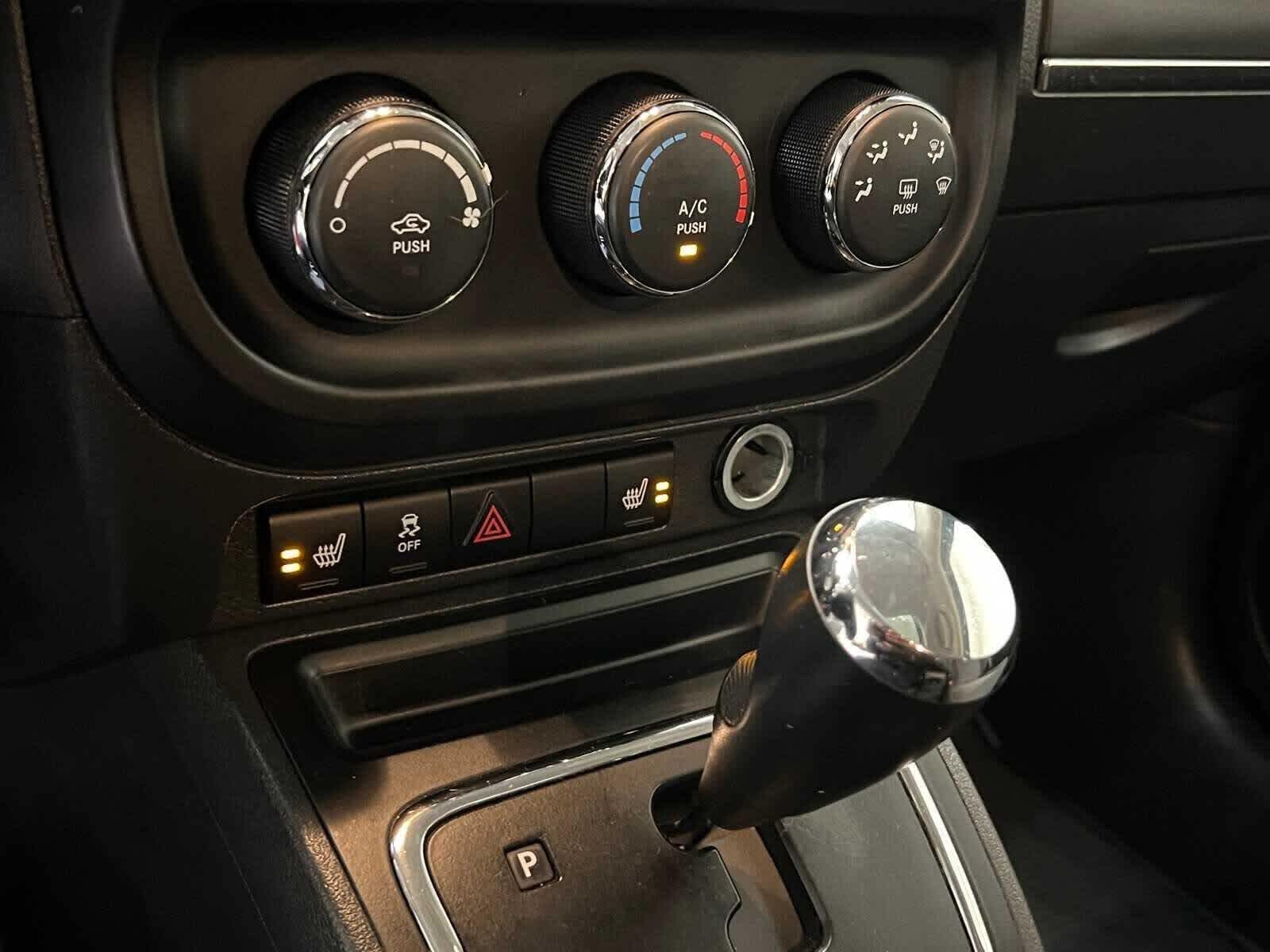 Thumbnail: 2014 Jeep Patriot - 23