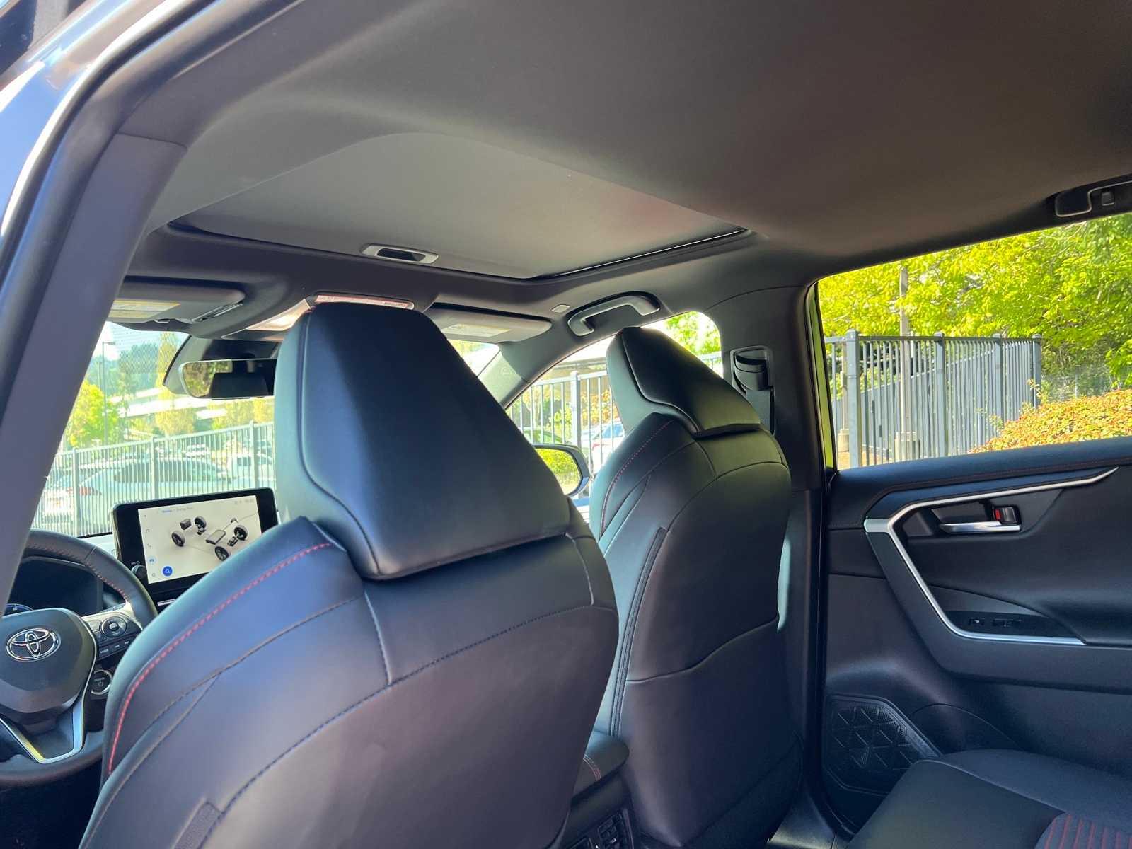 2025 Toyota RAV4 XSE 12