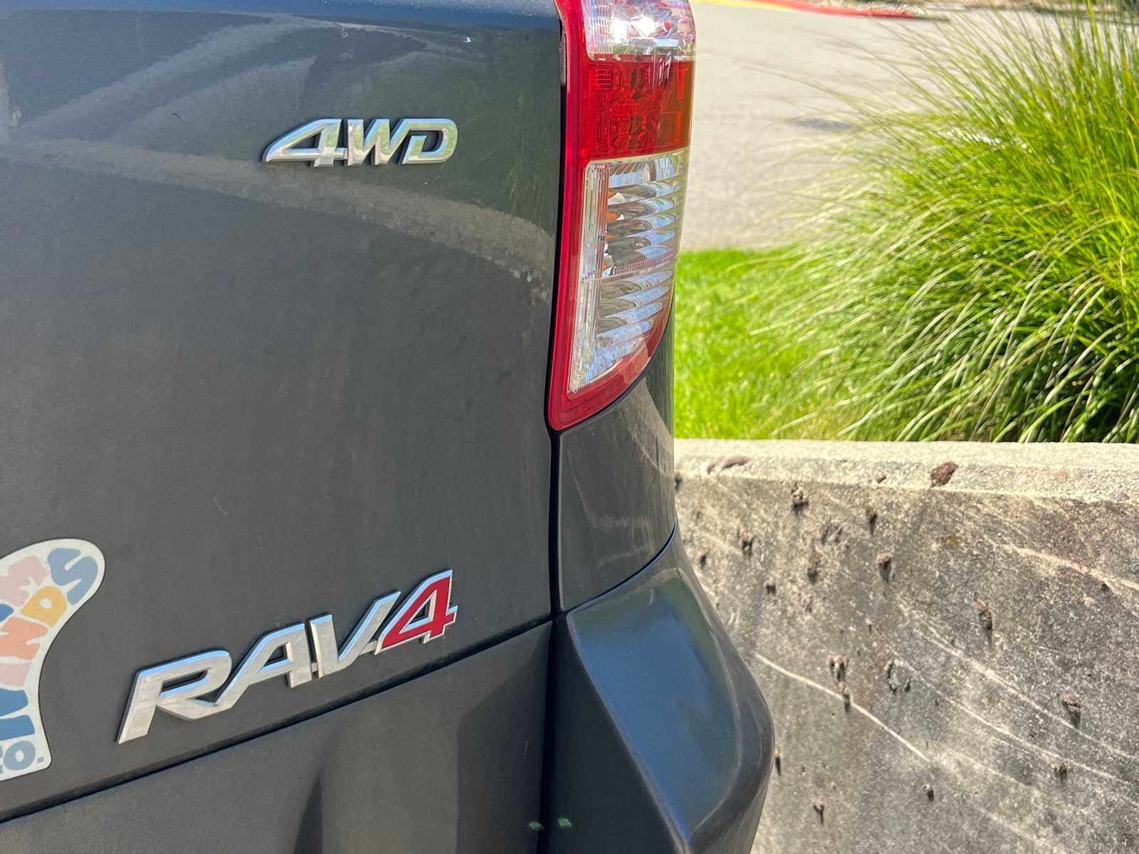 Thumbnail: 2011 Toyota RAV4 - 10