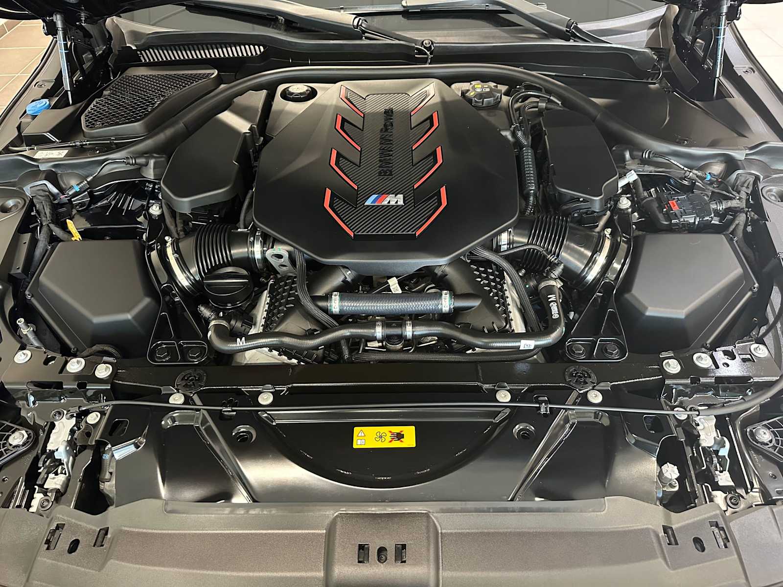 Thumbnail: 2025 BMW M5 - 9