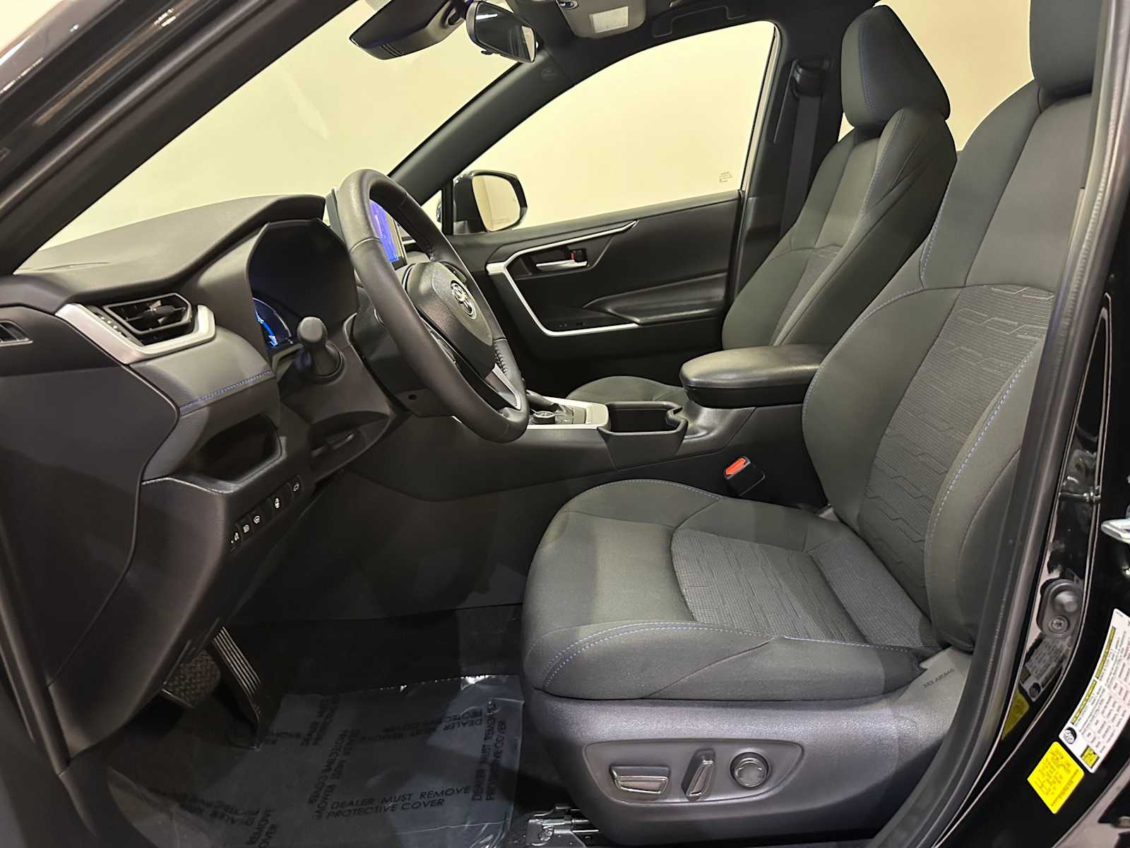 Thumbnail: 2025 Toyota RAV4 - 23