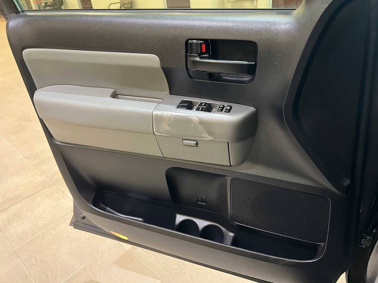 Thumbnail: 2018 Toyota Sequoia - 18