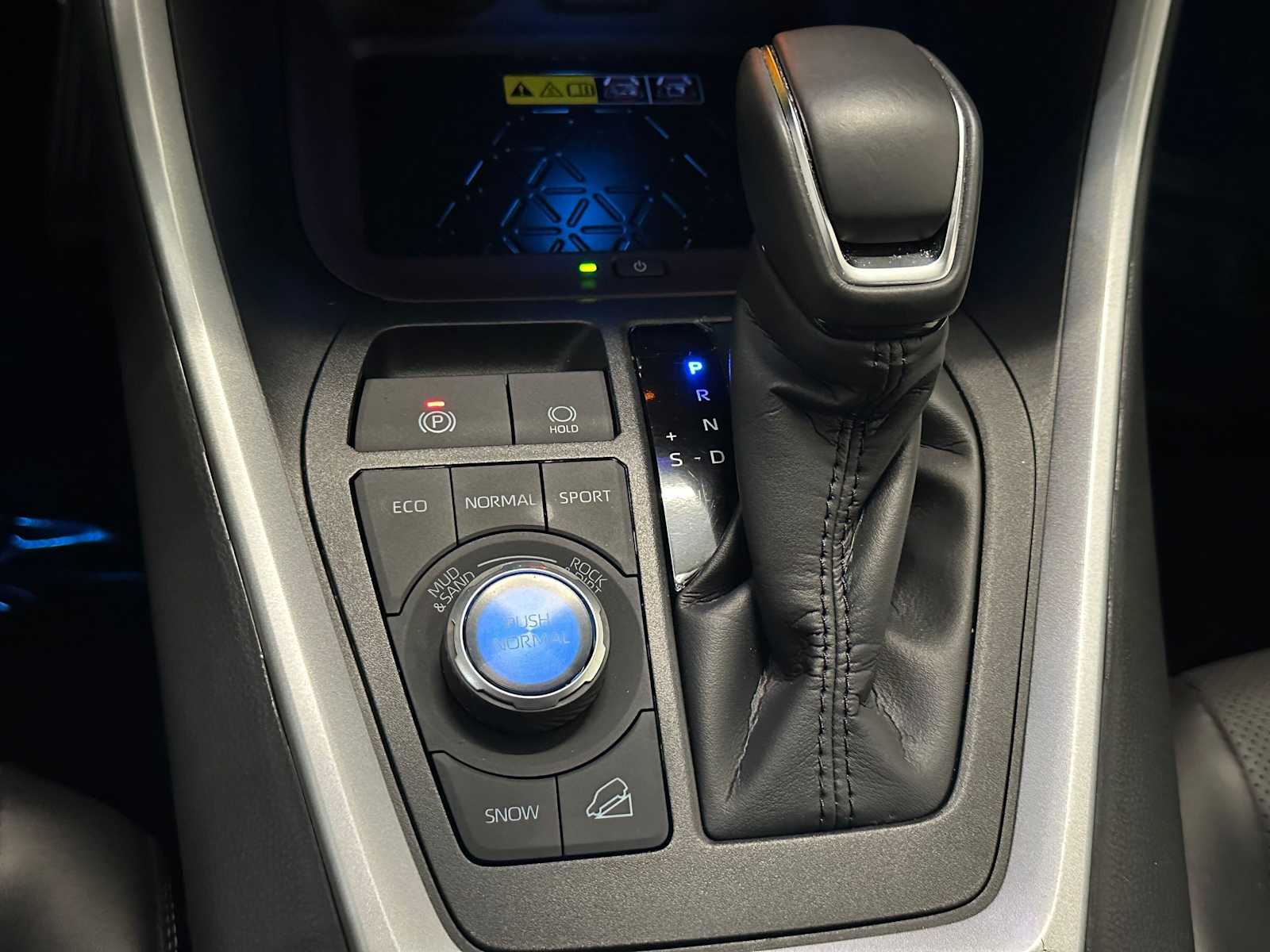 Thumbnail: 2025 Toyota RAV4 - 16