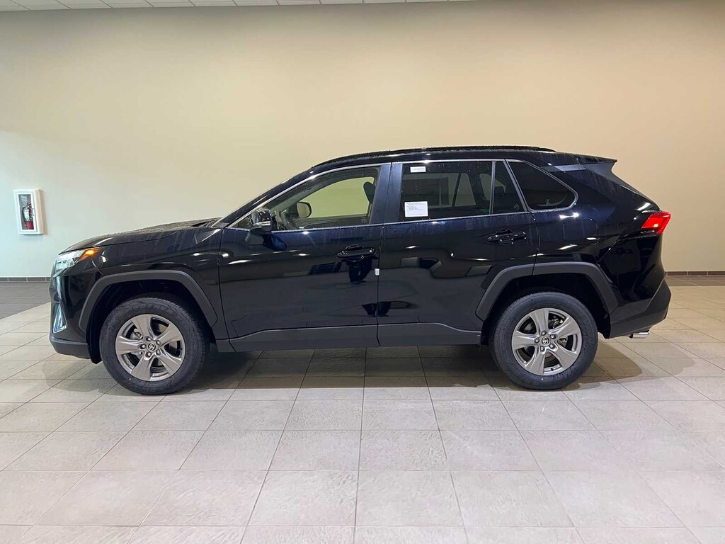 New 2025 Toyota RAV4 XLE SUV