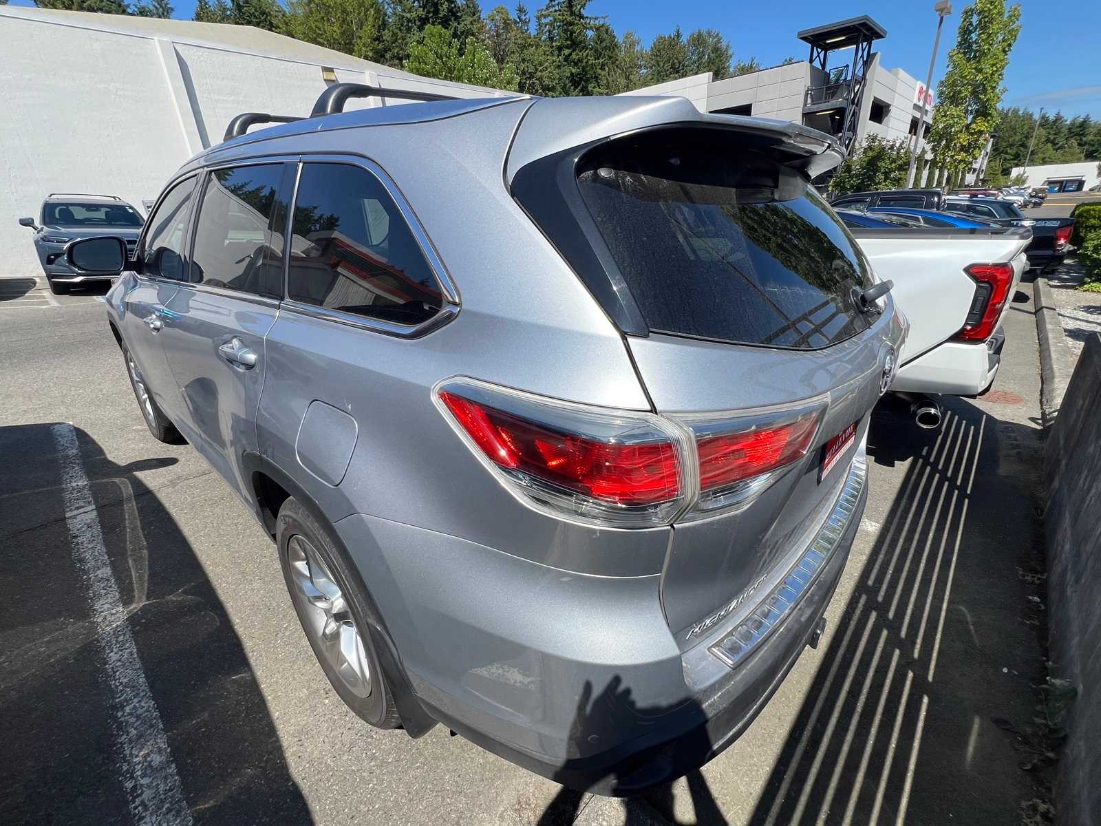 2016 Toyota Highlander Limited 9