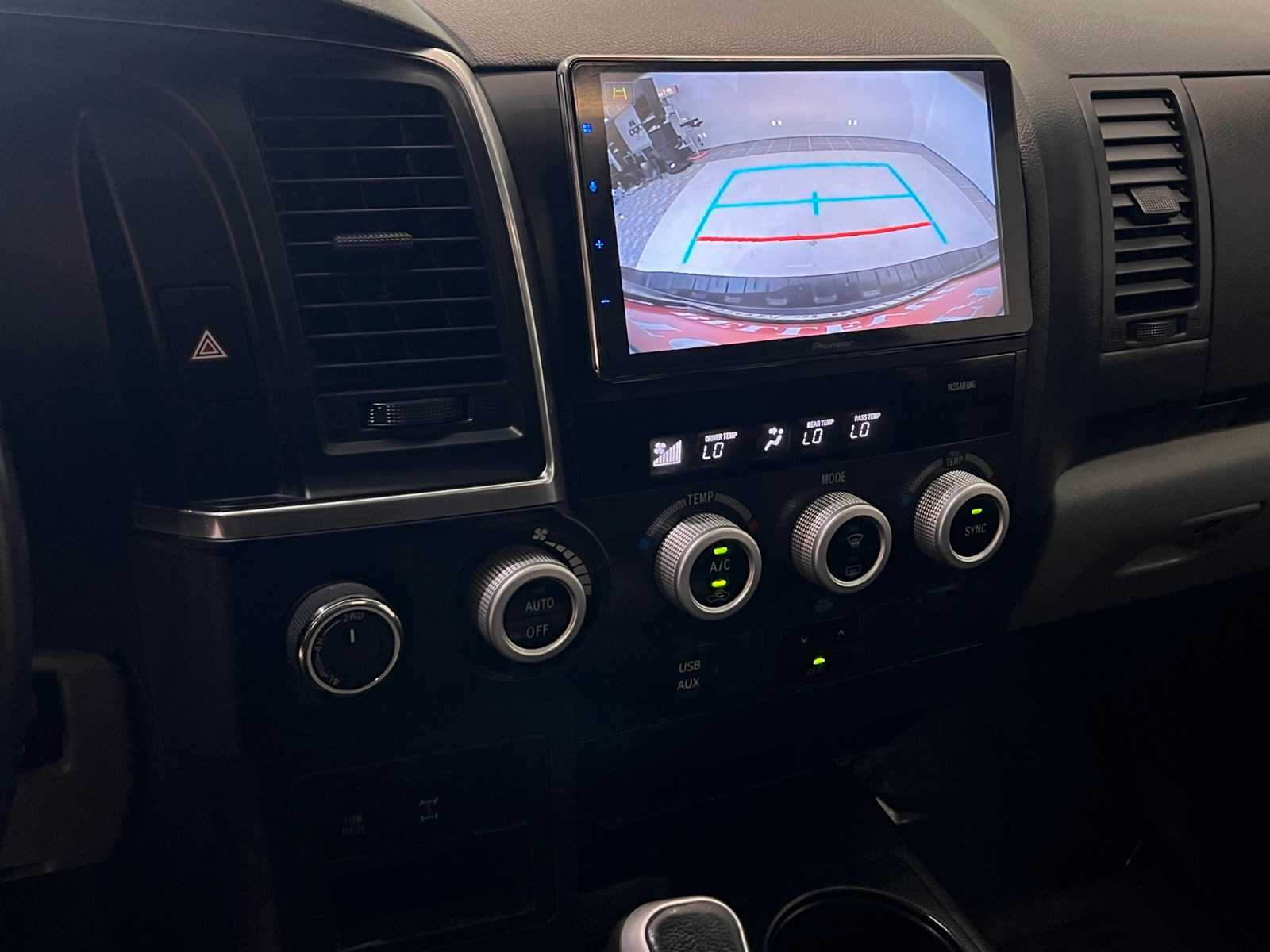 Thumbnail: 2018 Toyota Sequoia - 25