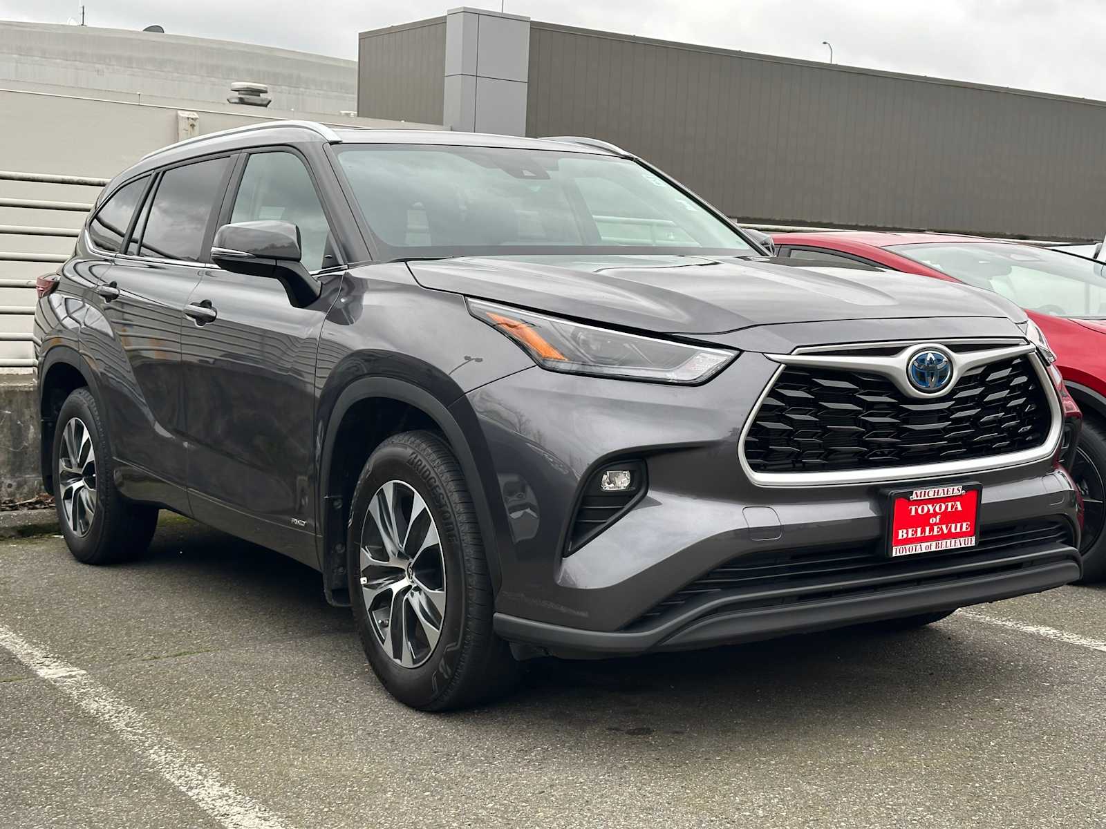 Thumbnail: 2024 Toyota Highlander - 3