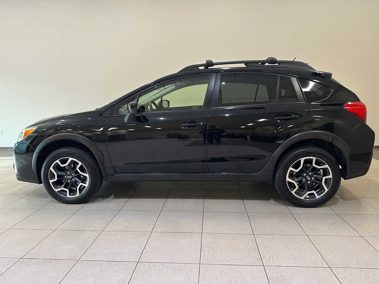 Thumbnail: 2016 Subaru Crosstrek - 3