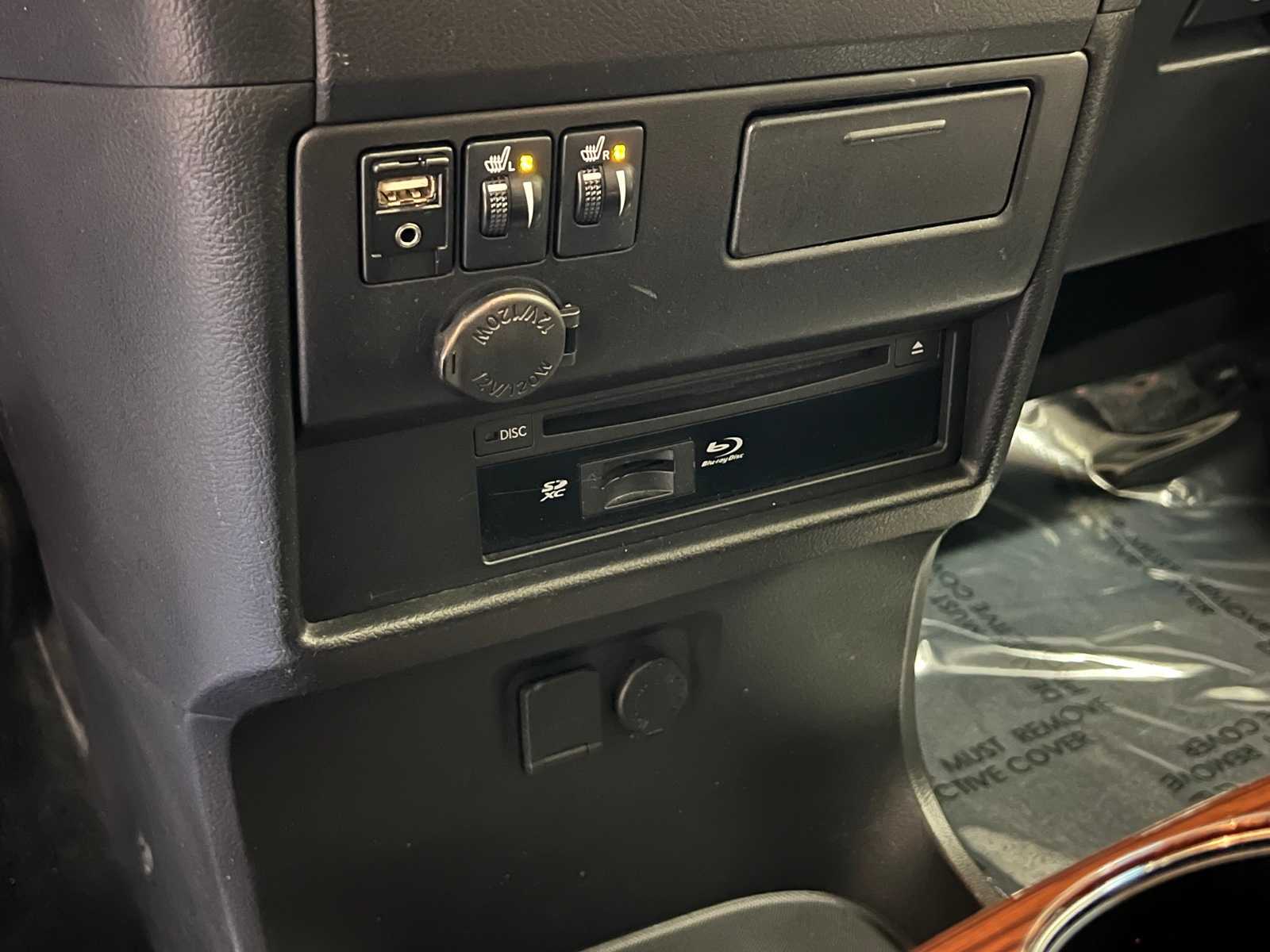 Thumbnail: 2017 Toyota Sienna - 23