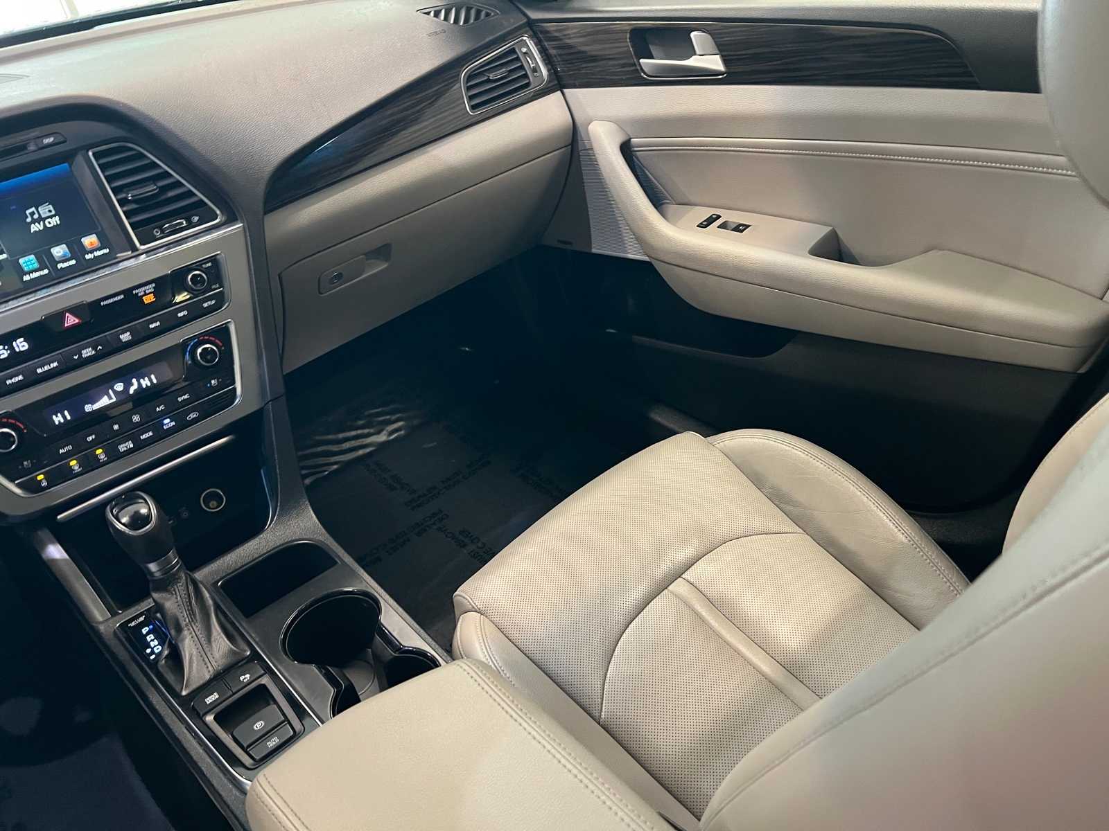 Thumbnail: 2016 Hyundai Sonata - 11