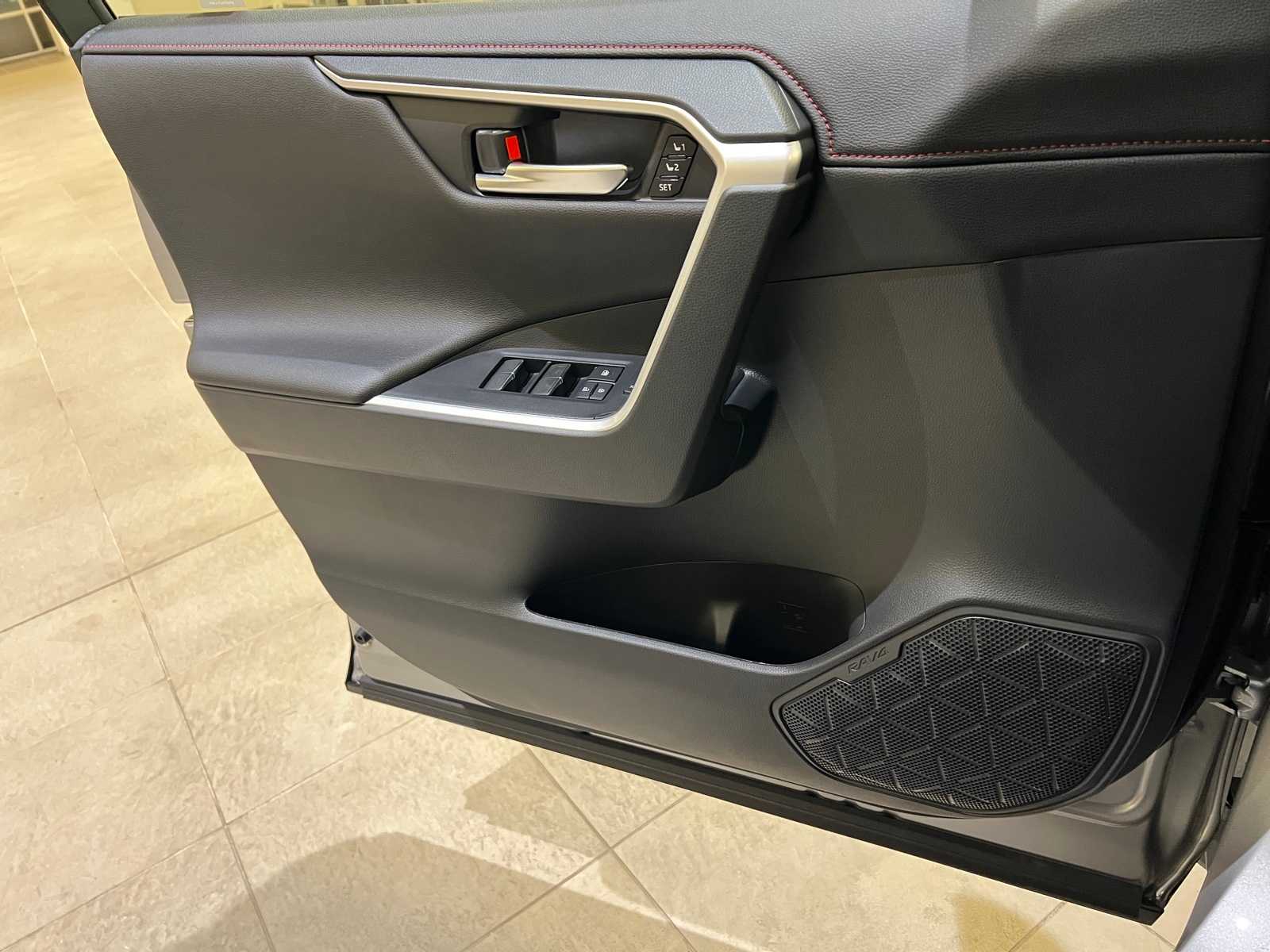 Thumbnail: 2025 Toyota RAV4 - 18