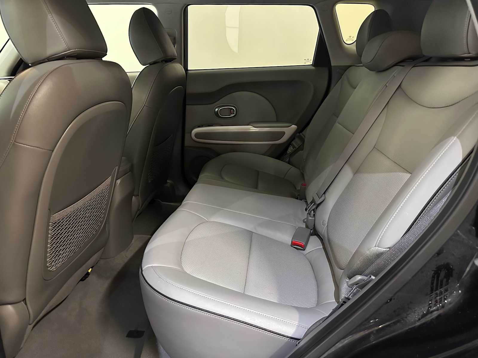 Thumbnail: 2016 Kia Soul EV - 23