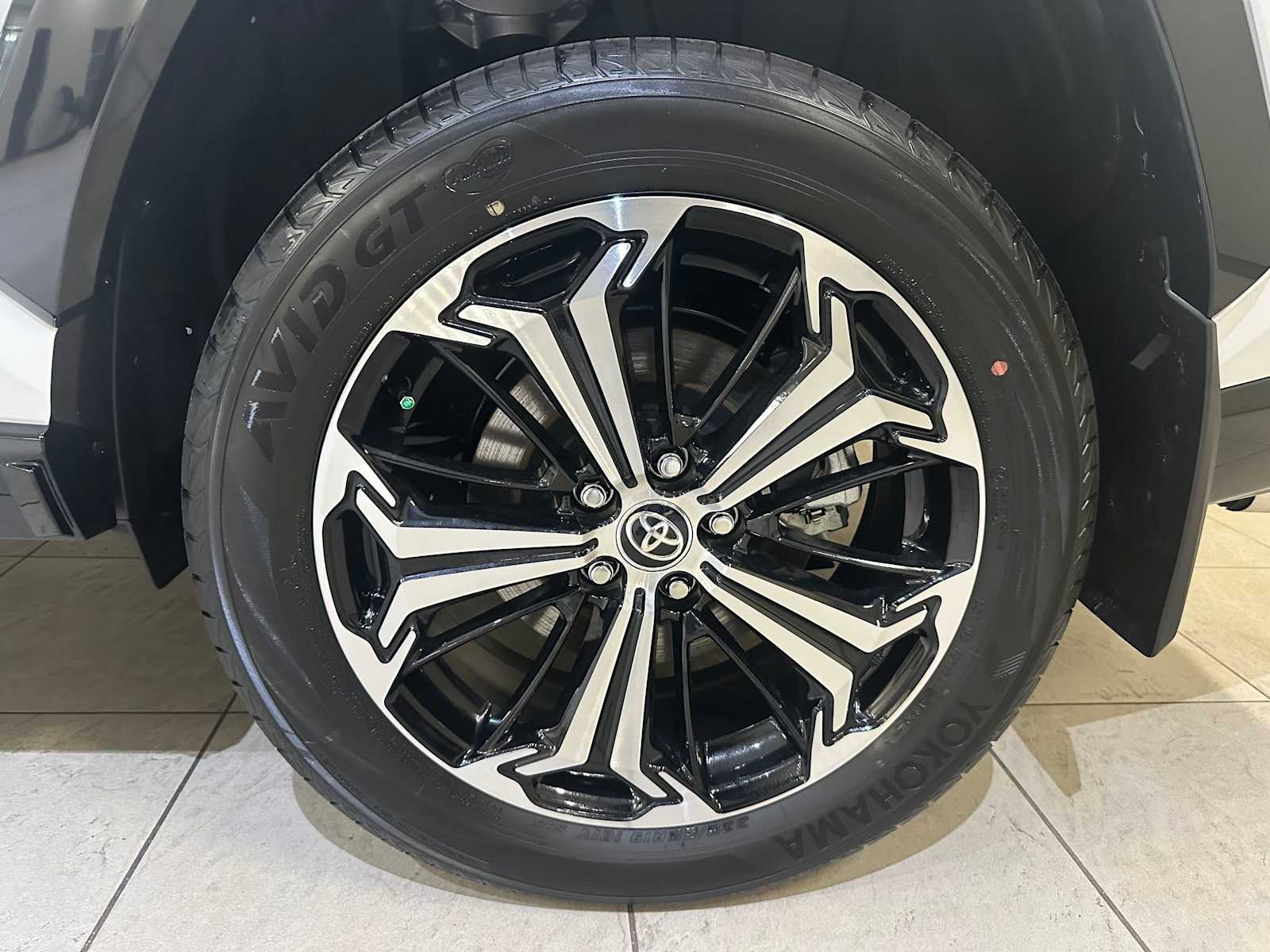 Thumbnail: 2025 Toyota RAV4 - 8