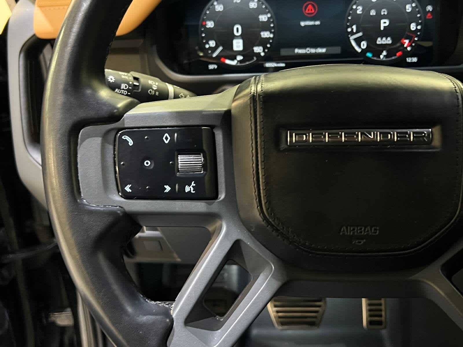 Thumbnail: 2023 Land Rover Defender - 21