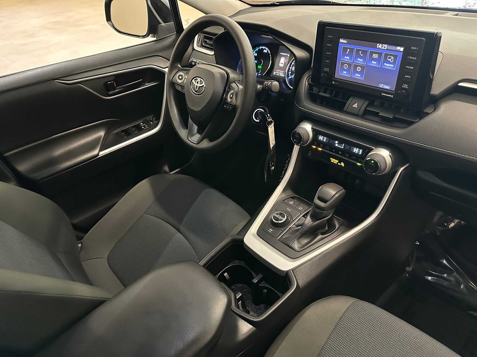 Thumbnail: 2022 Toyota RAV4 - 28