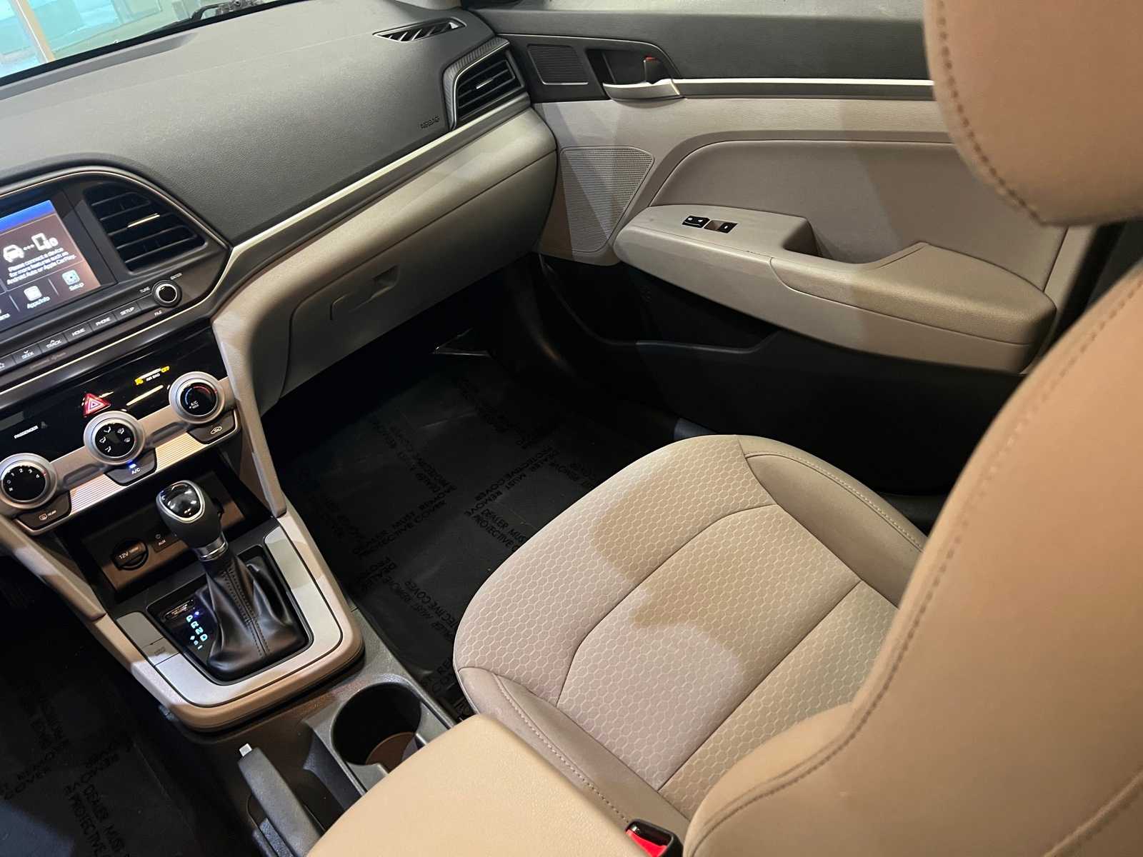 Thumbnail: 2019 Hyundai Elantra - 10