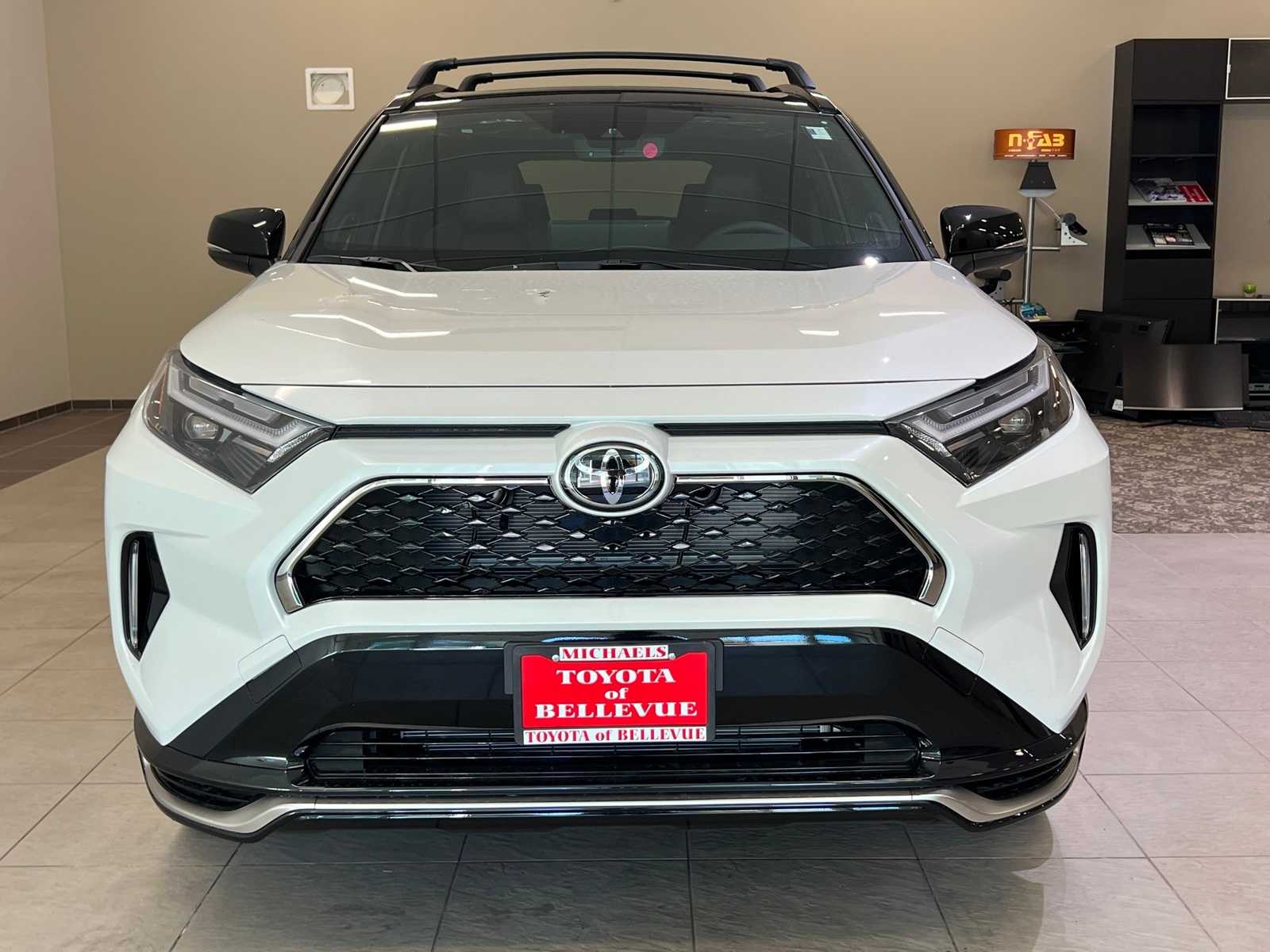 Thumbnail: 2025 Toyota RAV4 - 8