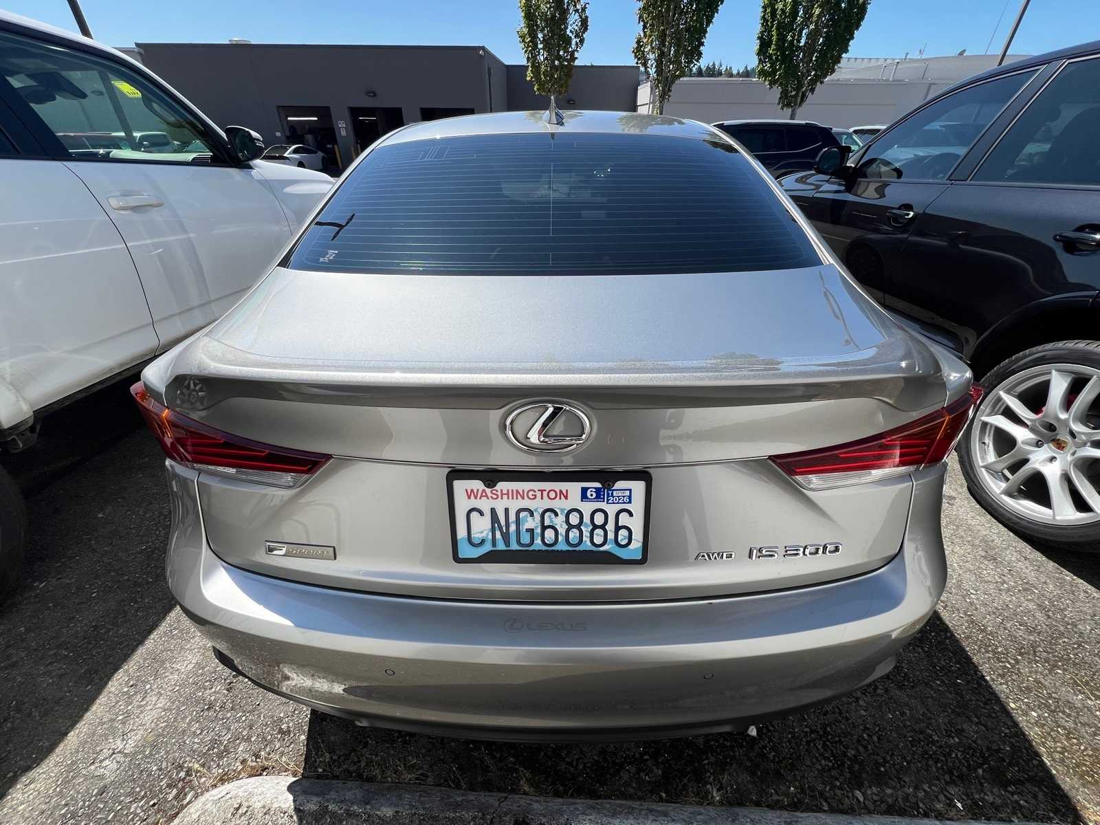Thumbnail: 2020 Lexus IS - 10
