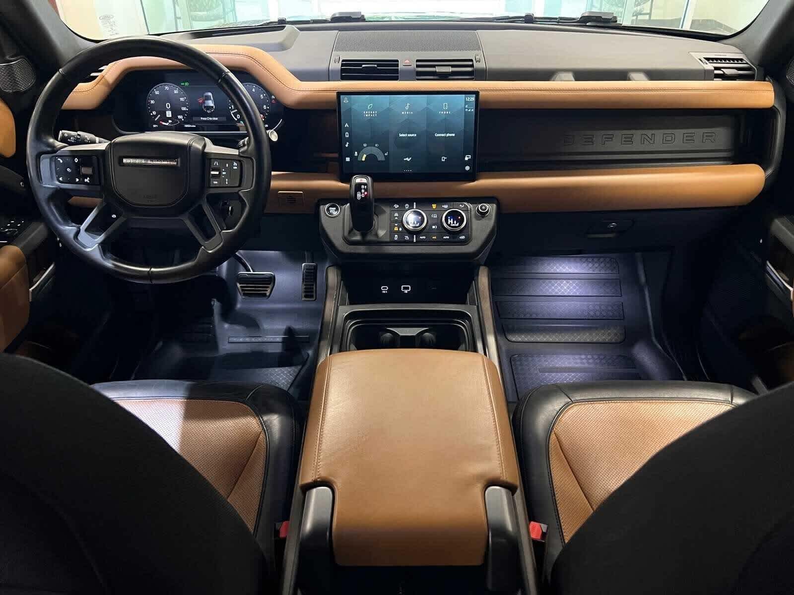 Thumbnail: 2023 Land Rover Defender - 10