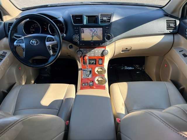 Thumbnail: 2011 Toyota Highlander - 10