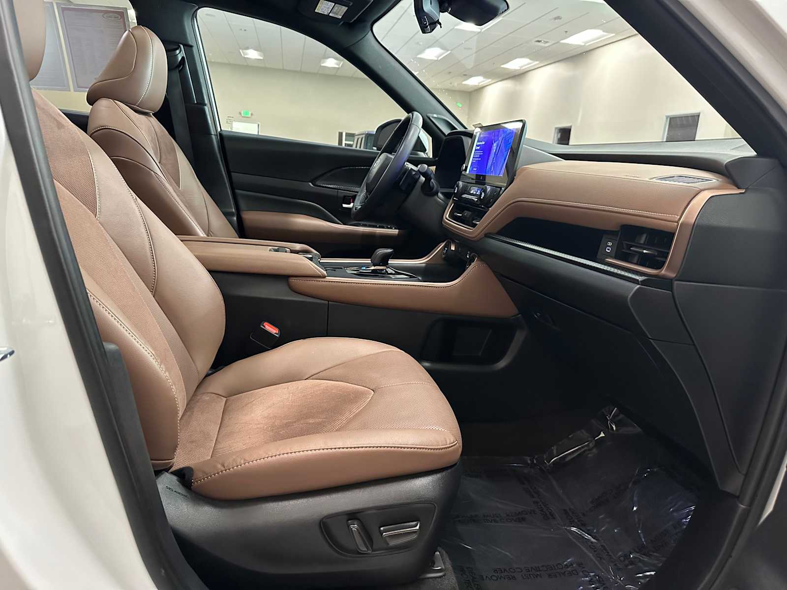 Thumbnail: 2024 Toyota Grand Highlander - 28