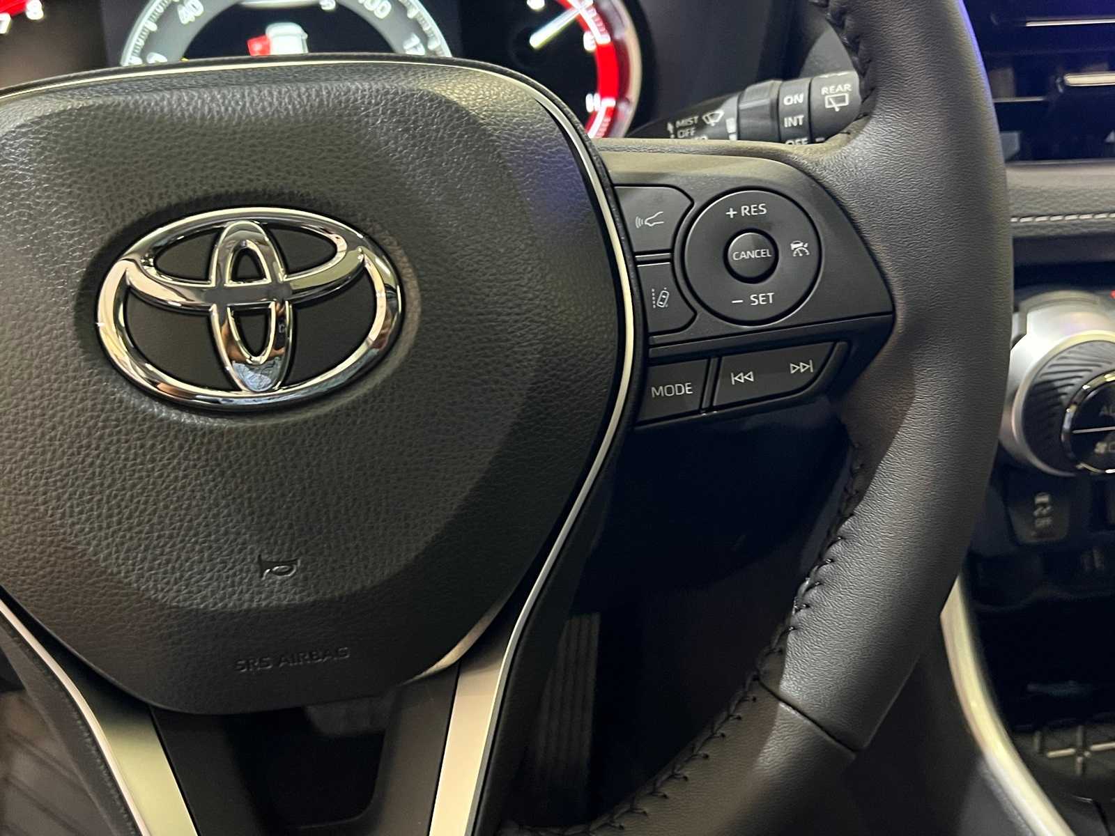 Thumbnail: 2025 Toyota RAV4 - 21