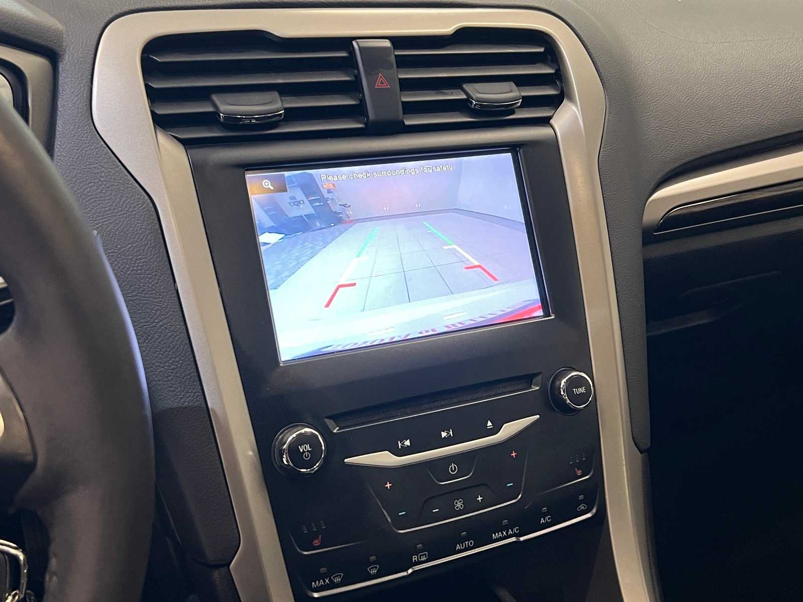 Thumbnail: 2014 Ford Fusion - 26