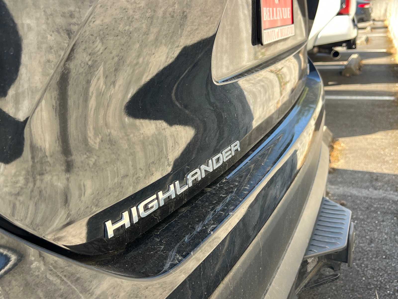 Thumbnail: 2023 Toyota Highlander - 9