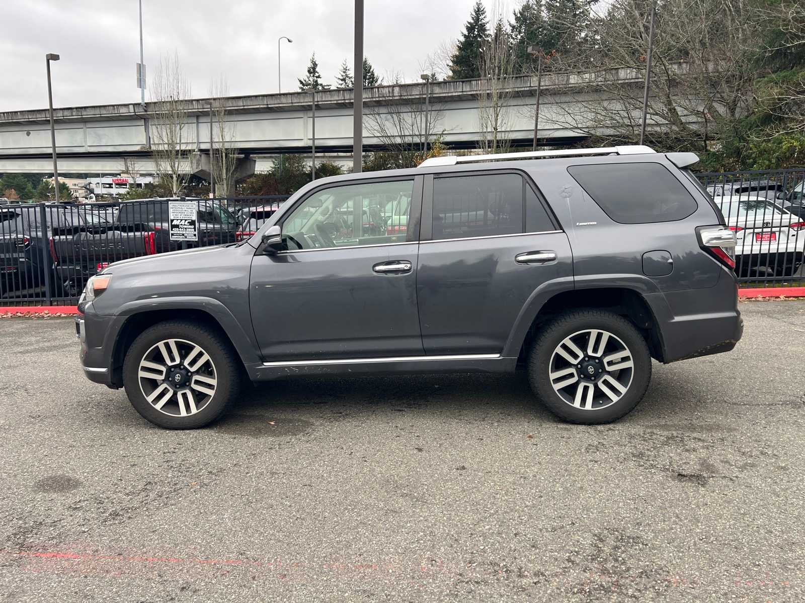 Thumbnail: 2017 Toyota 4Runner - 6