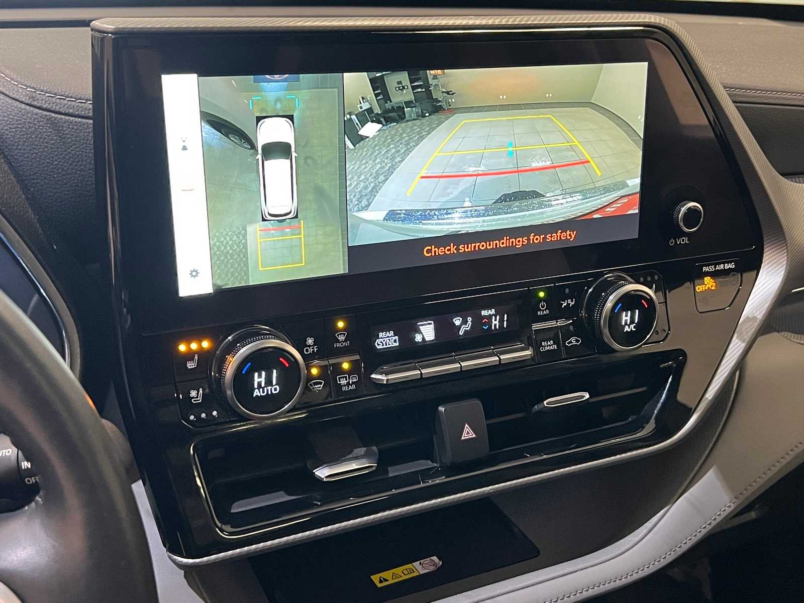 Thumbnail: 2023 Toyota Highlander - 27