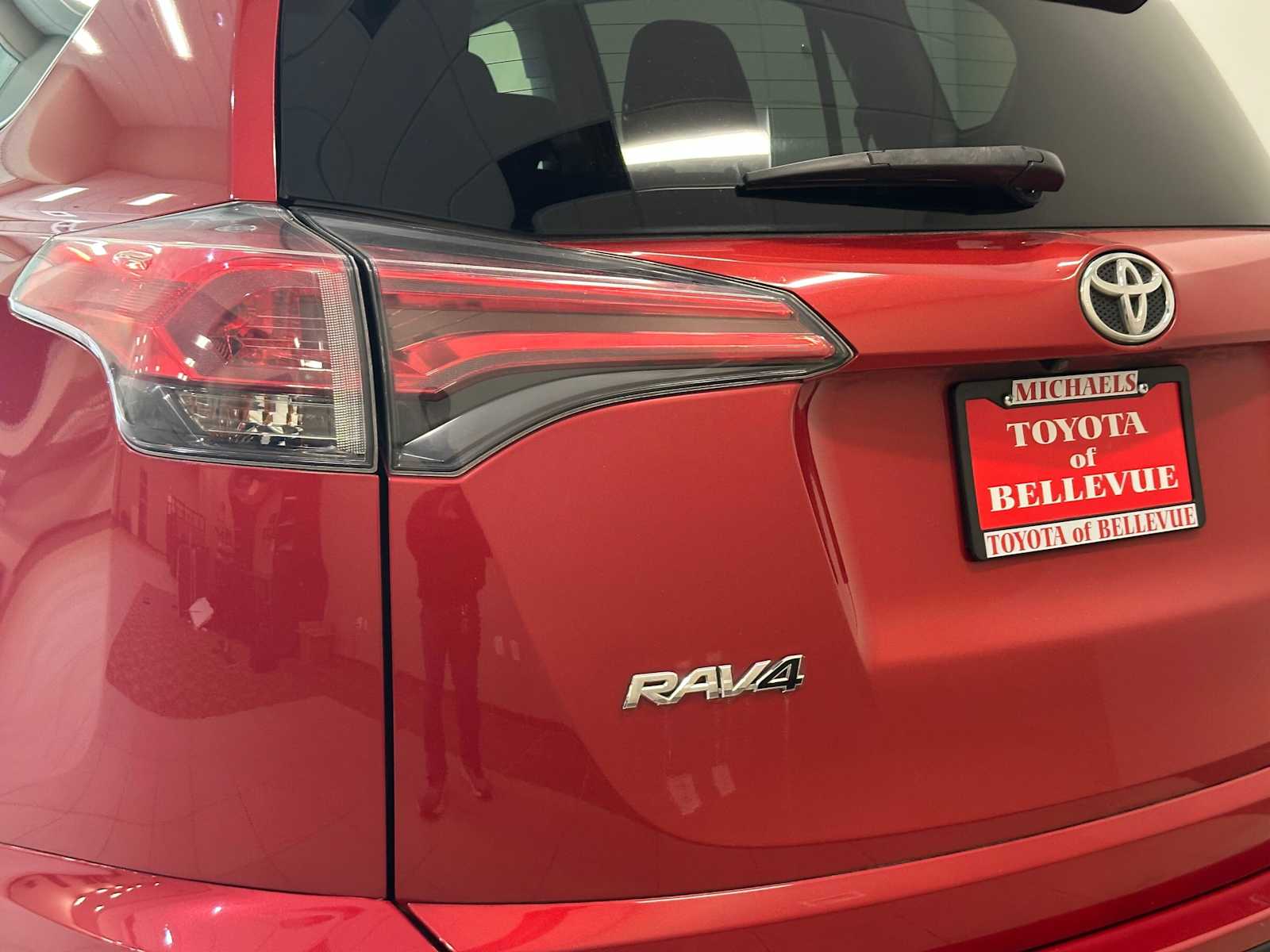 Thumbnail: 2017 Toyota RAV4 - 7
