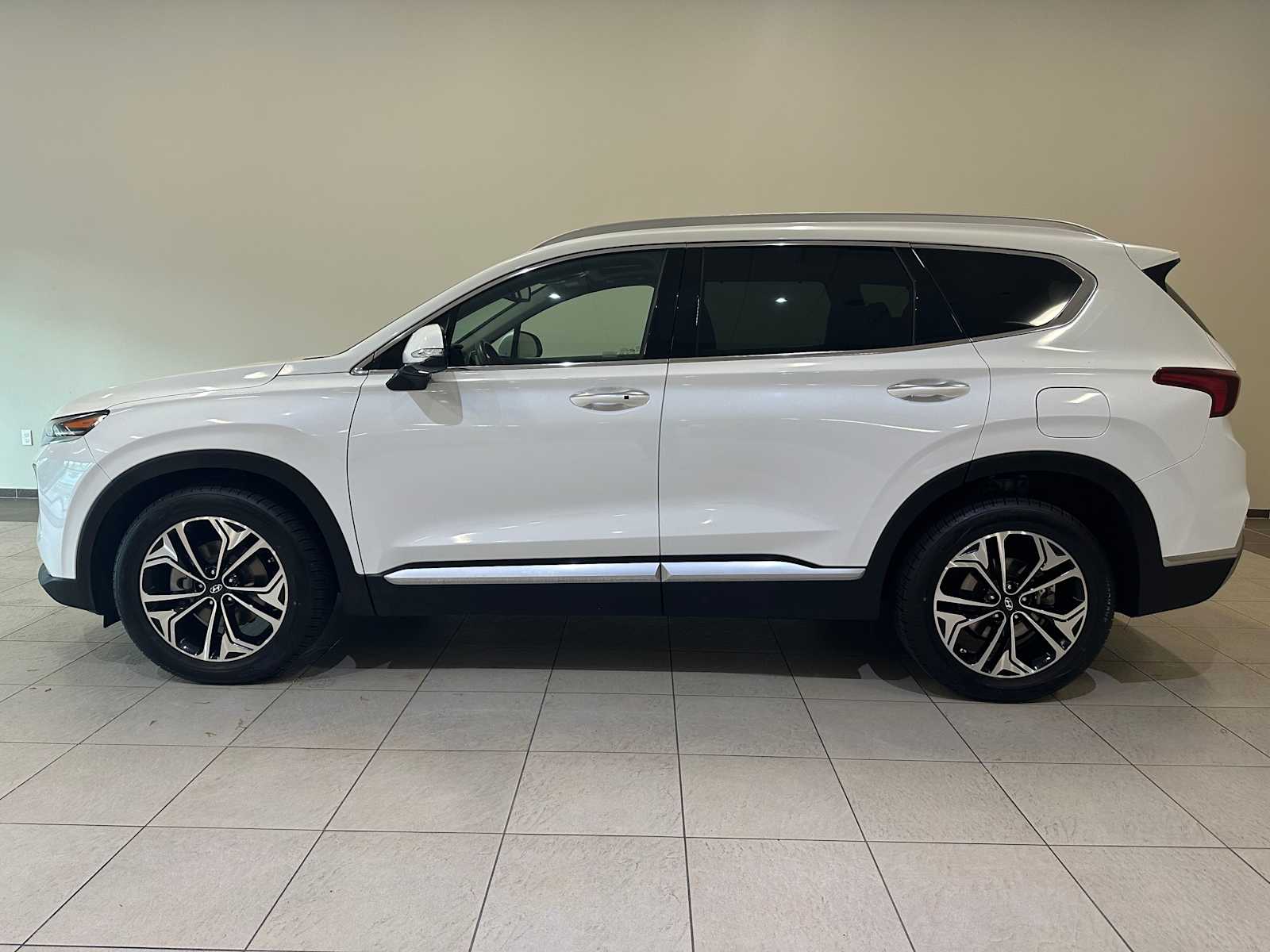 Thumbnail: 2020 Hyundai Santa Fe - 3