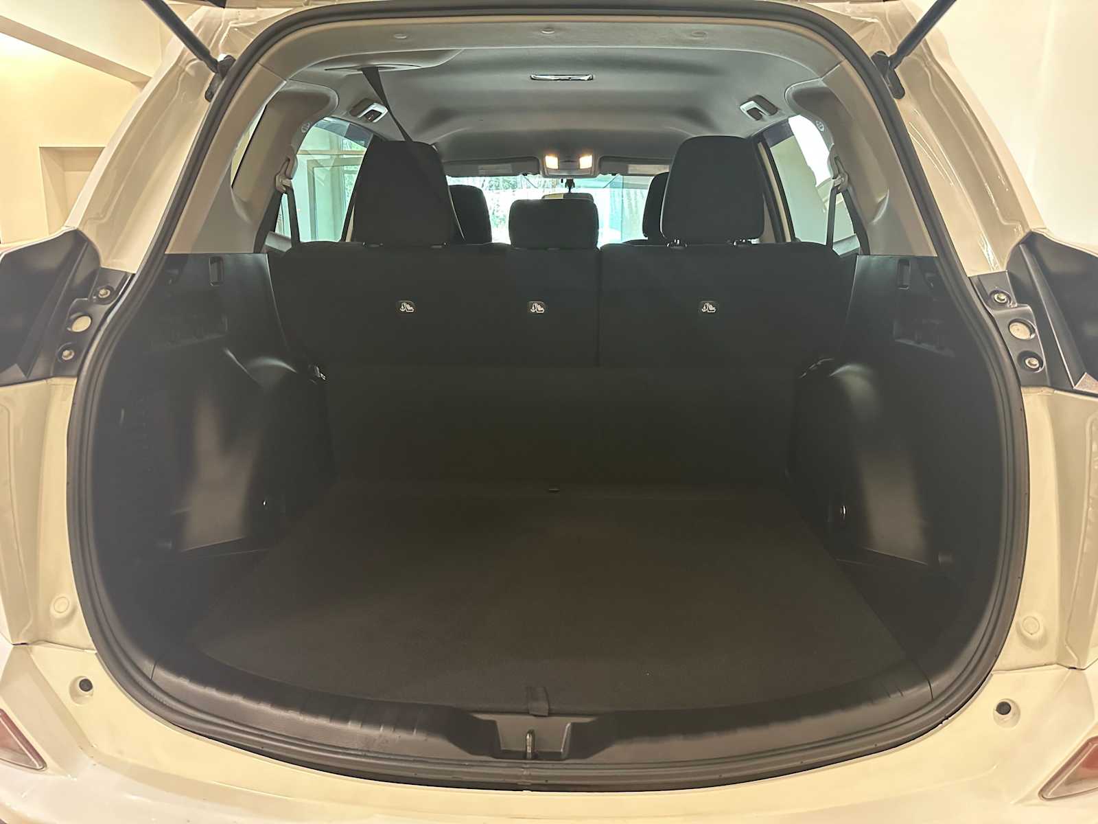 Thumbnail: 2016 Toyota RAV4 - 30