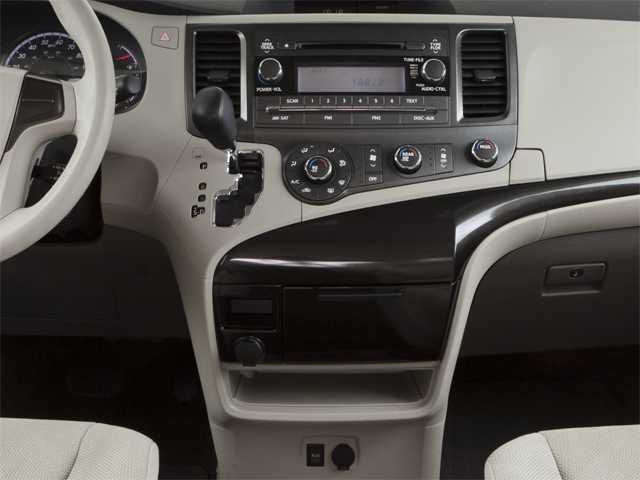 Thumbnail: 2012 Toyota Sienna - 8