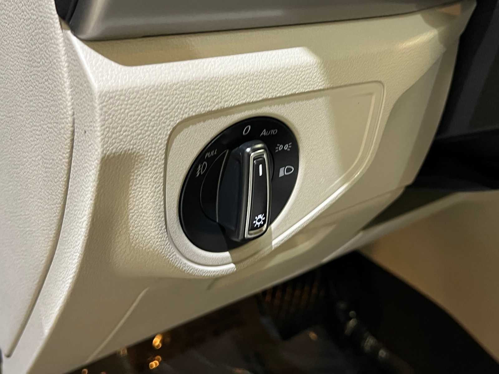 Thumbnail: 2018 Volkswagen Atlas - 12
