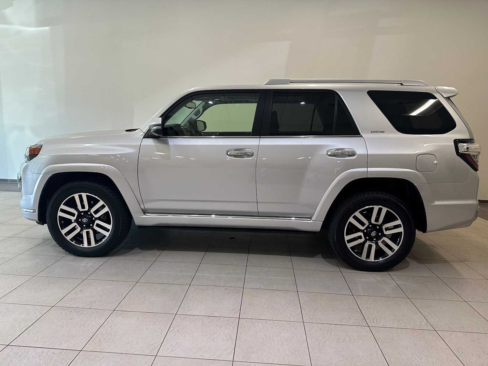 Thumbnail: 2021 Toyota 4Runner - 3