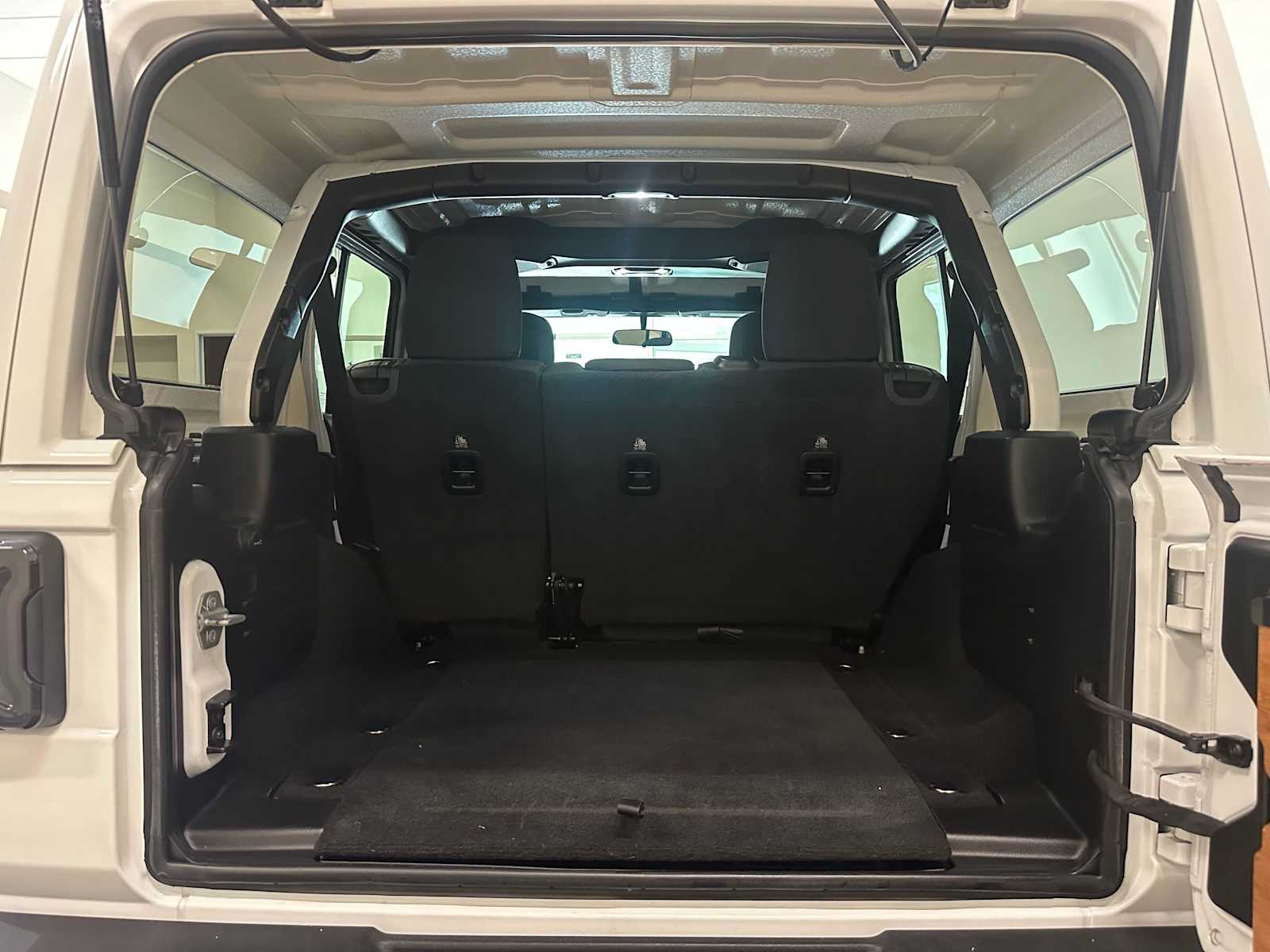 Thumbnail: 2020 Jeep Wrangler - 30