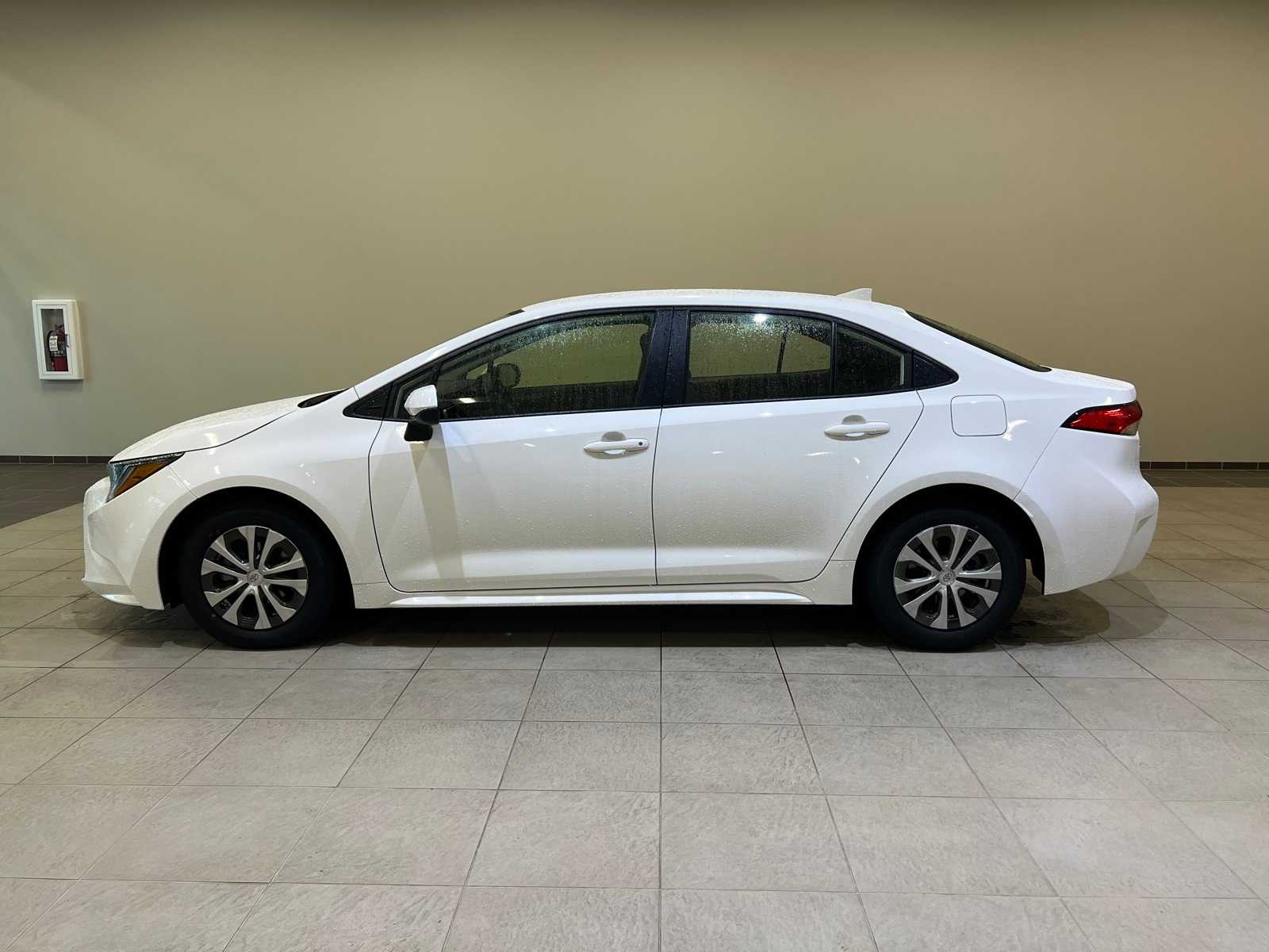 Thumbnail: 2022 Toyota Corolla - 3