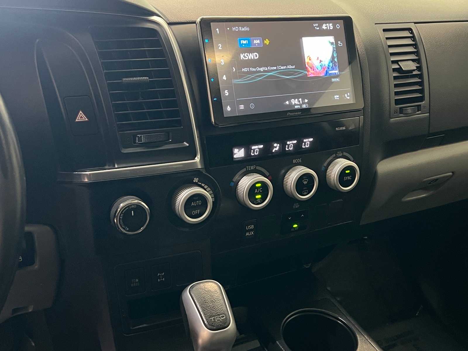 Thumbnail: 2018 Toyota Sequoia - 24