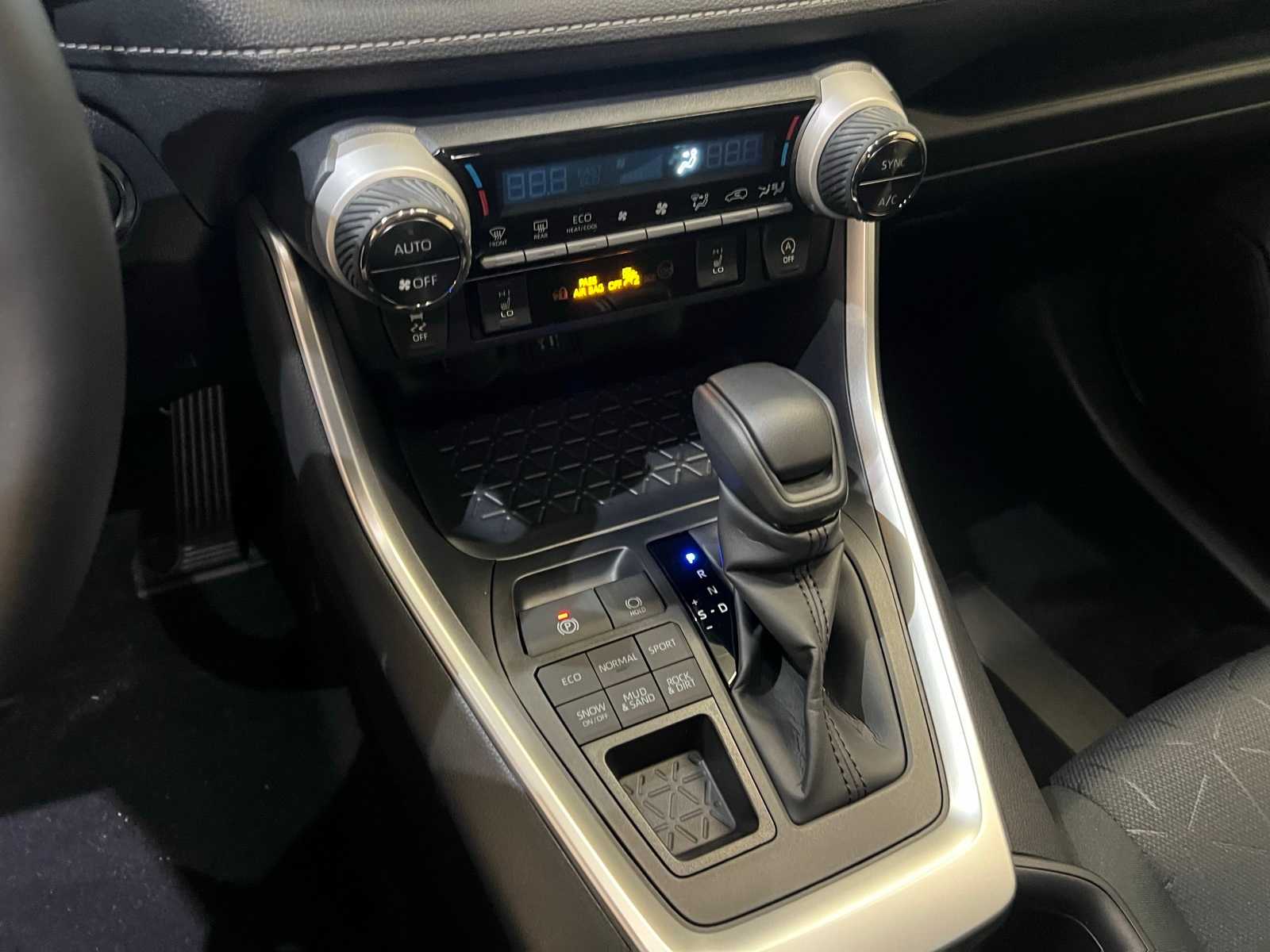 Thumbnail: 2025 Toyota RAV4 - 23