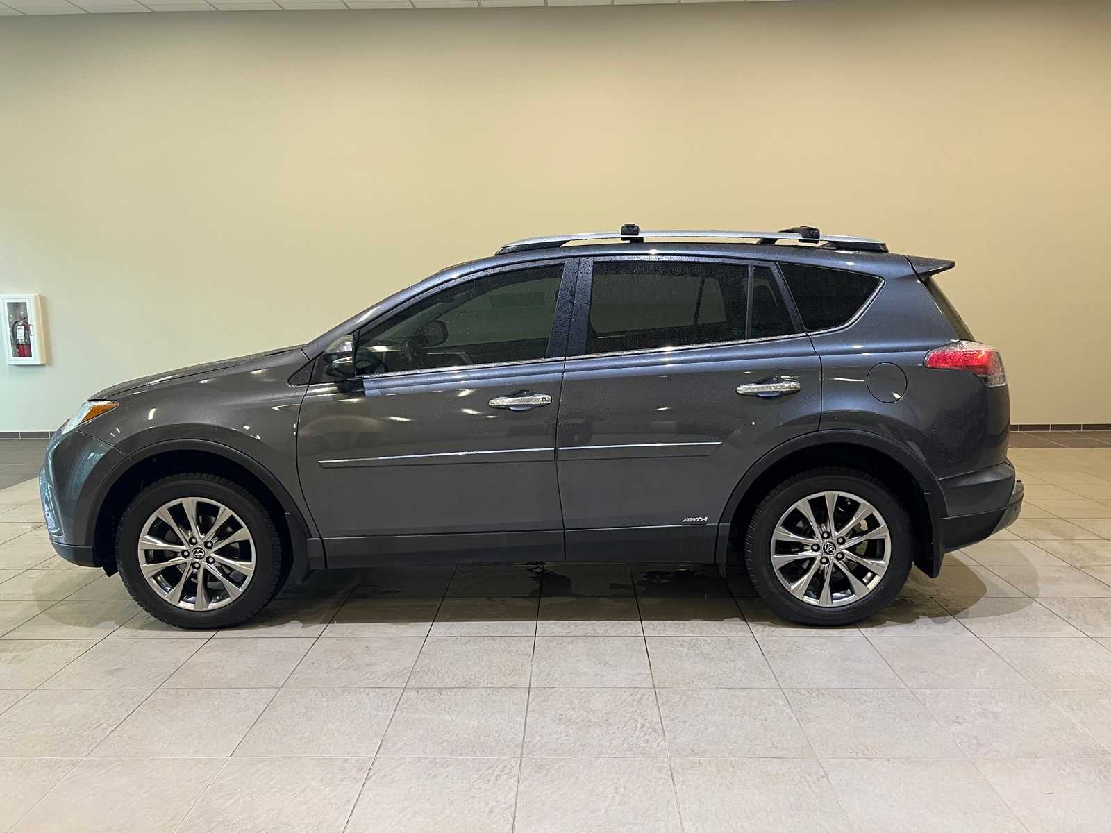 Thumbnail: 2017 Toyota RAV4 - 3