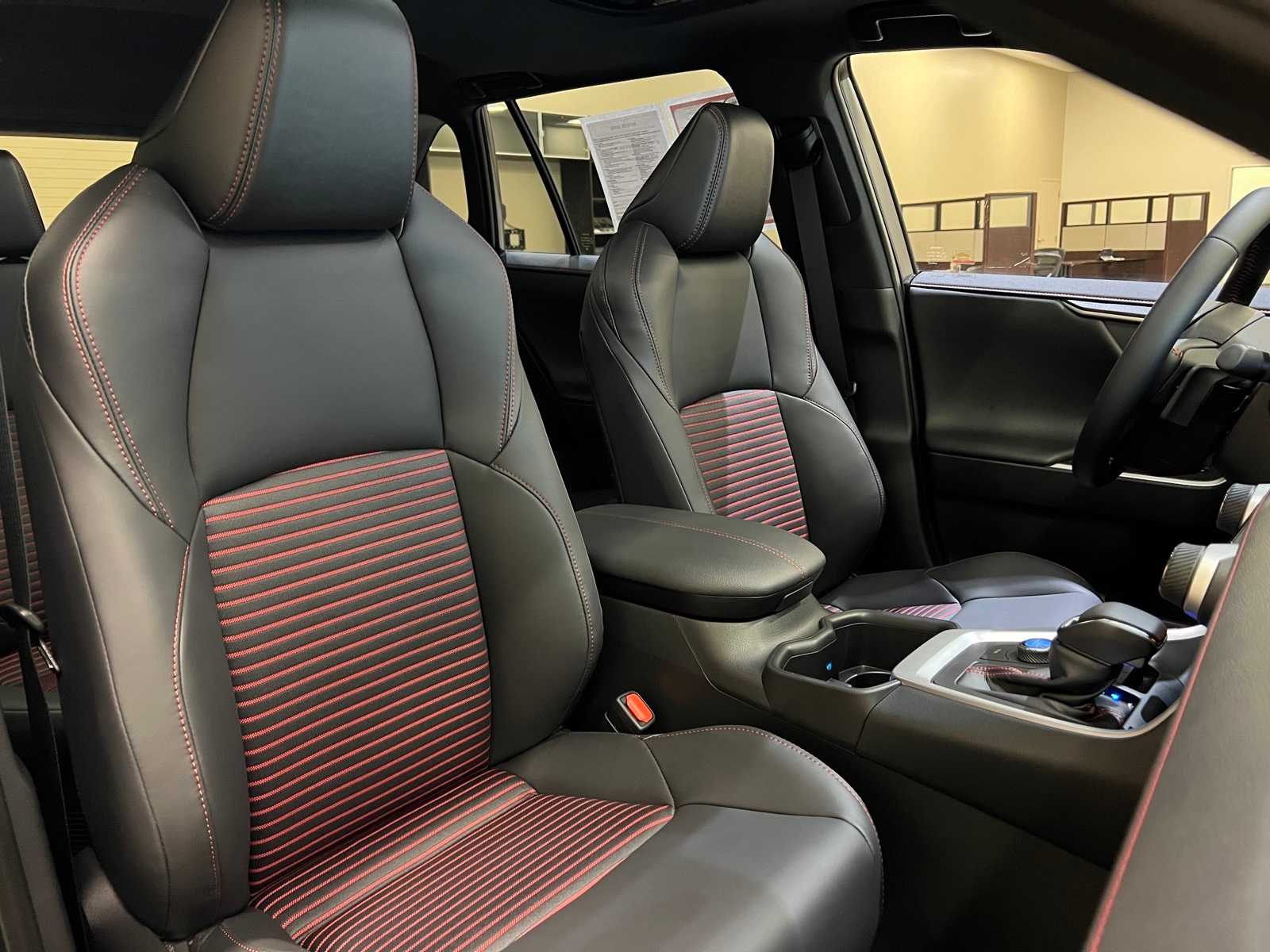 Thumbnail: 2025 Toyota RAV4 - 14