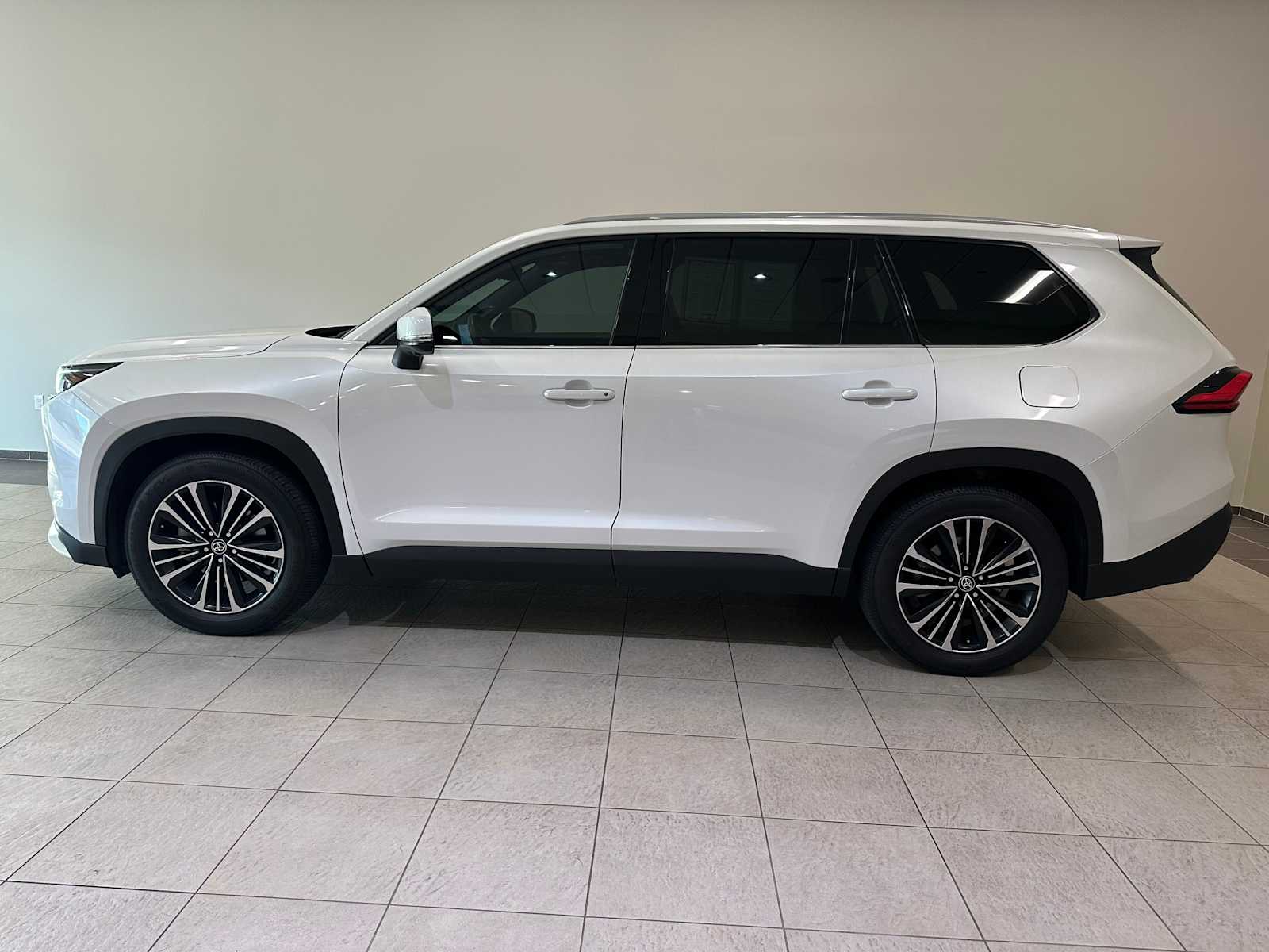 Thumbnail: 2024 Toyota Grand Highlander - 3