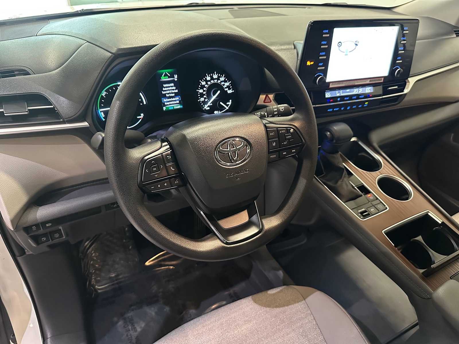 Thumbnail: 2024 Toyota Sienna - 2