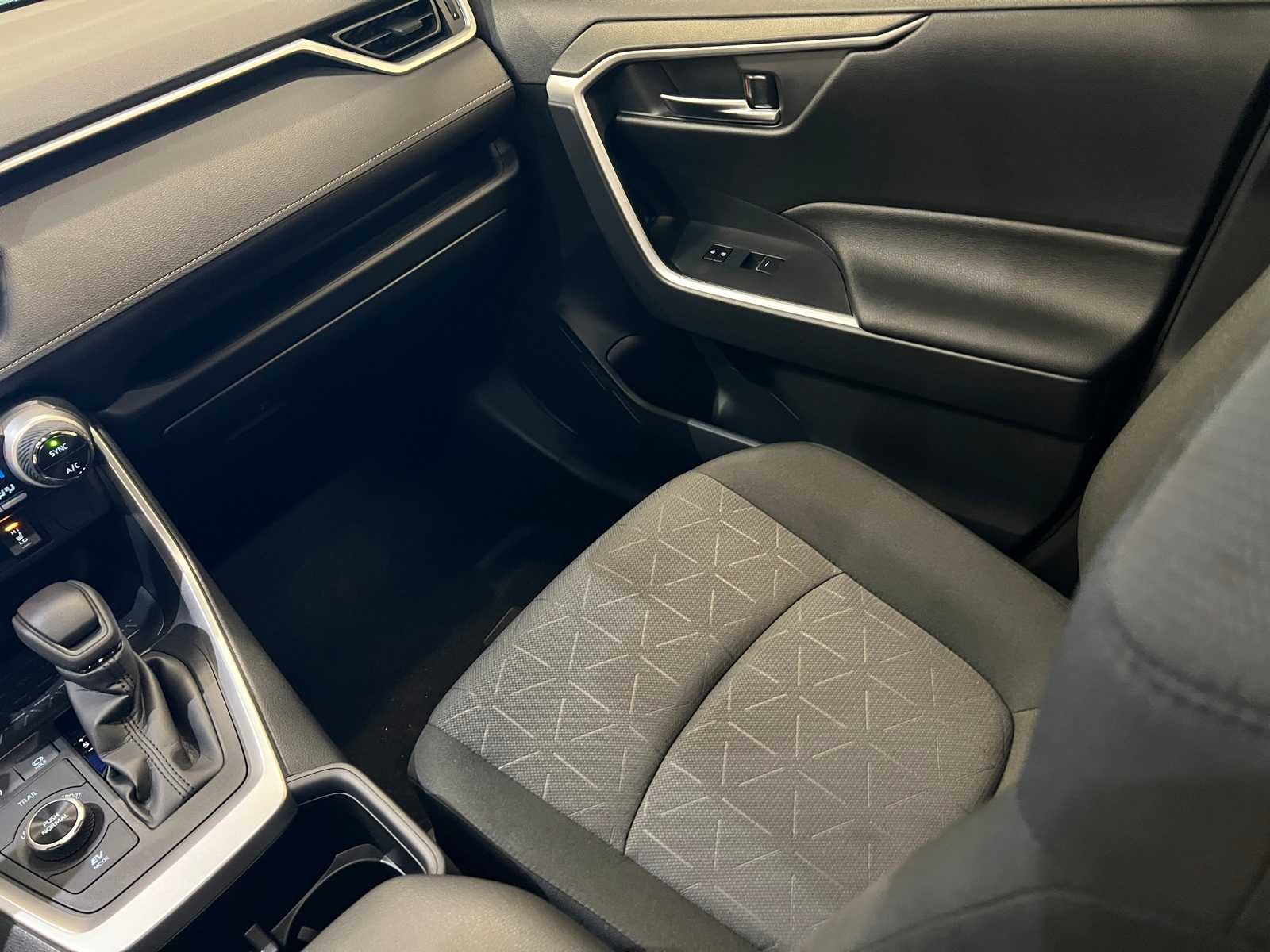 Thumbnail: 2025 Toyota RAV4 - 11