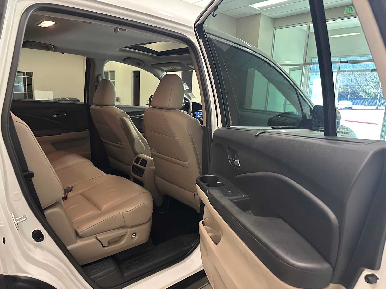 Thumbnail: 2022 Honda Pilot - 27